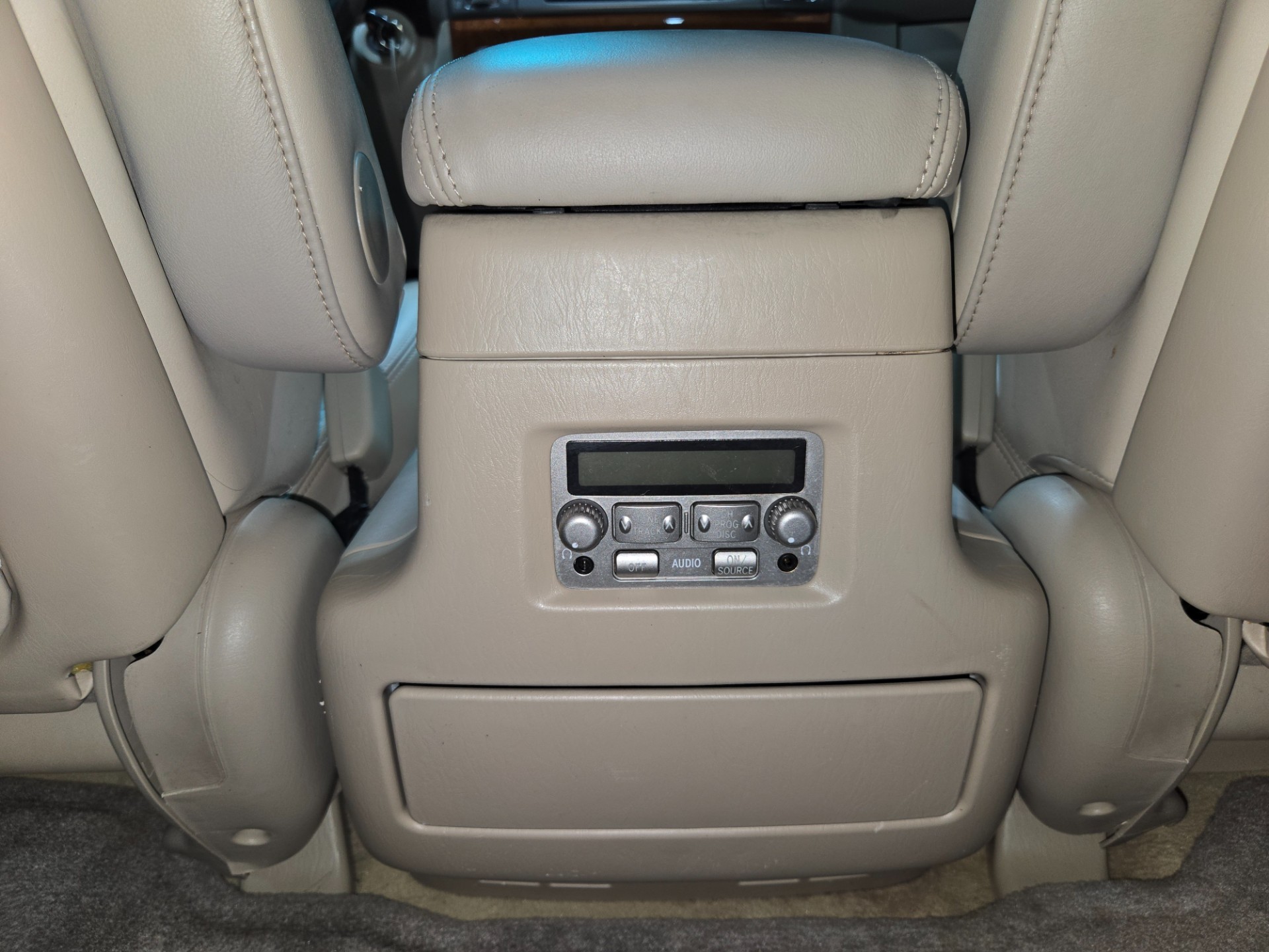2006 Lexus LX 470 92