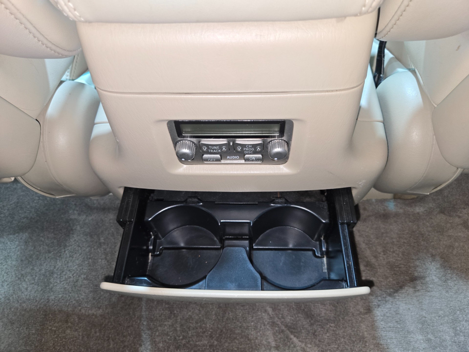 2006 Lexus LX 470 93