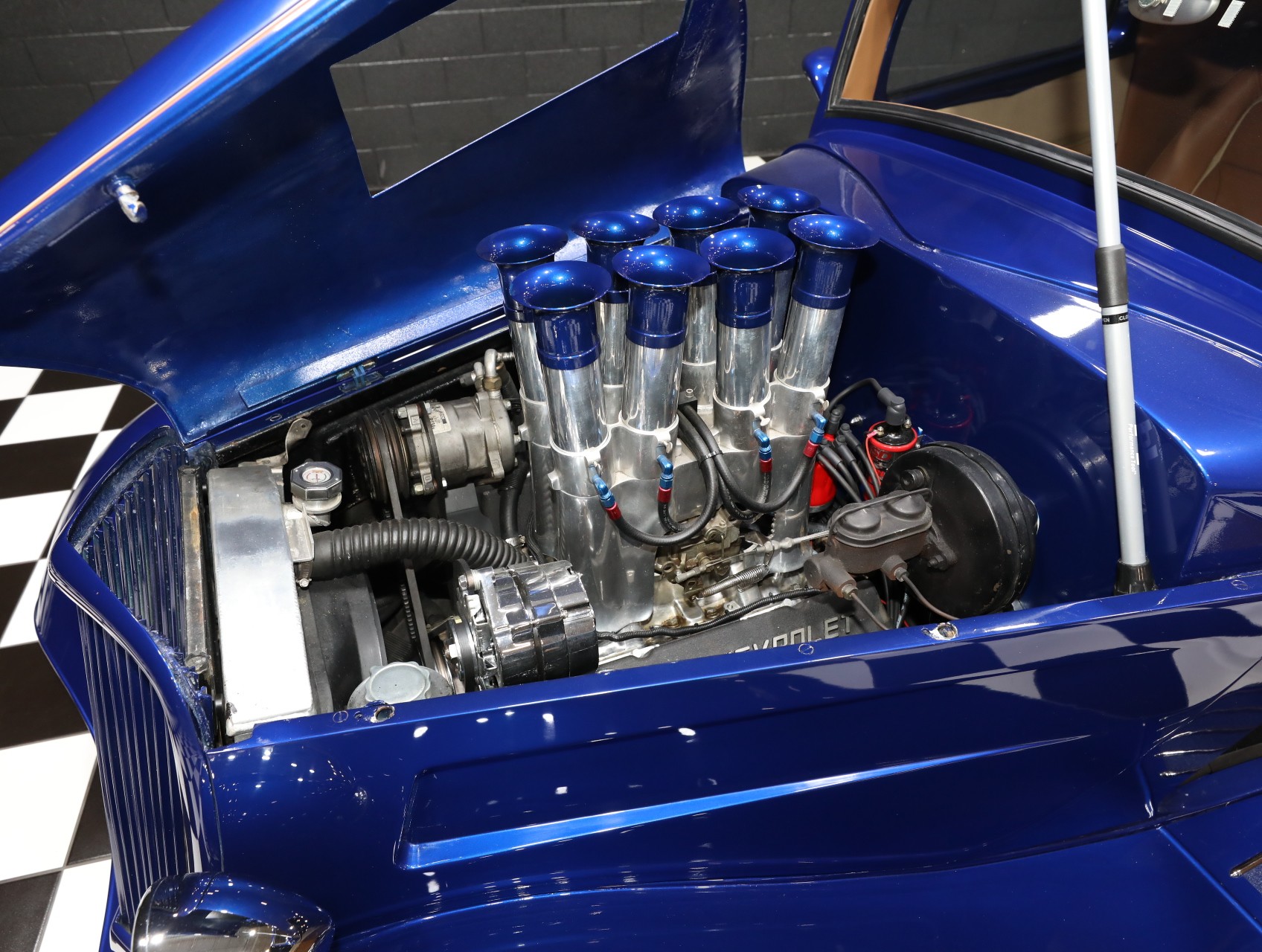 1933 Ford Coupe 2