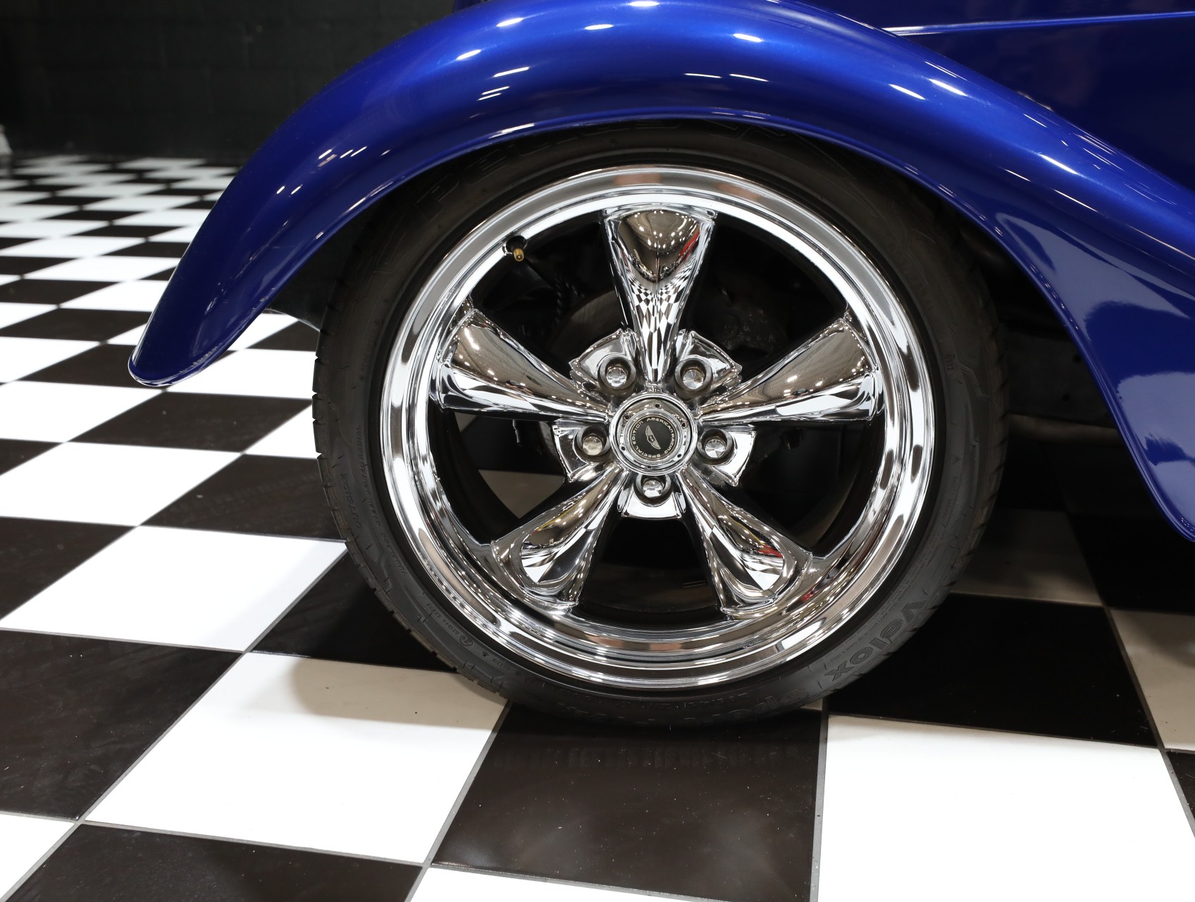1933 Ford Coupe 38