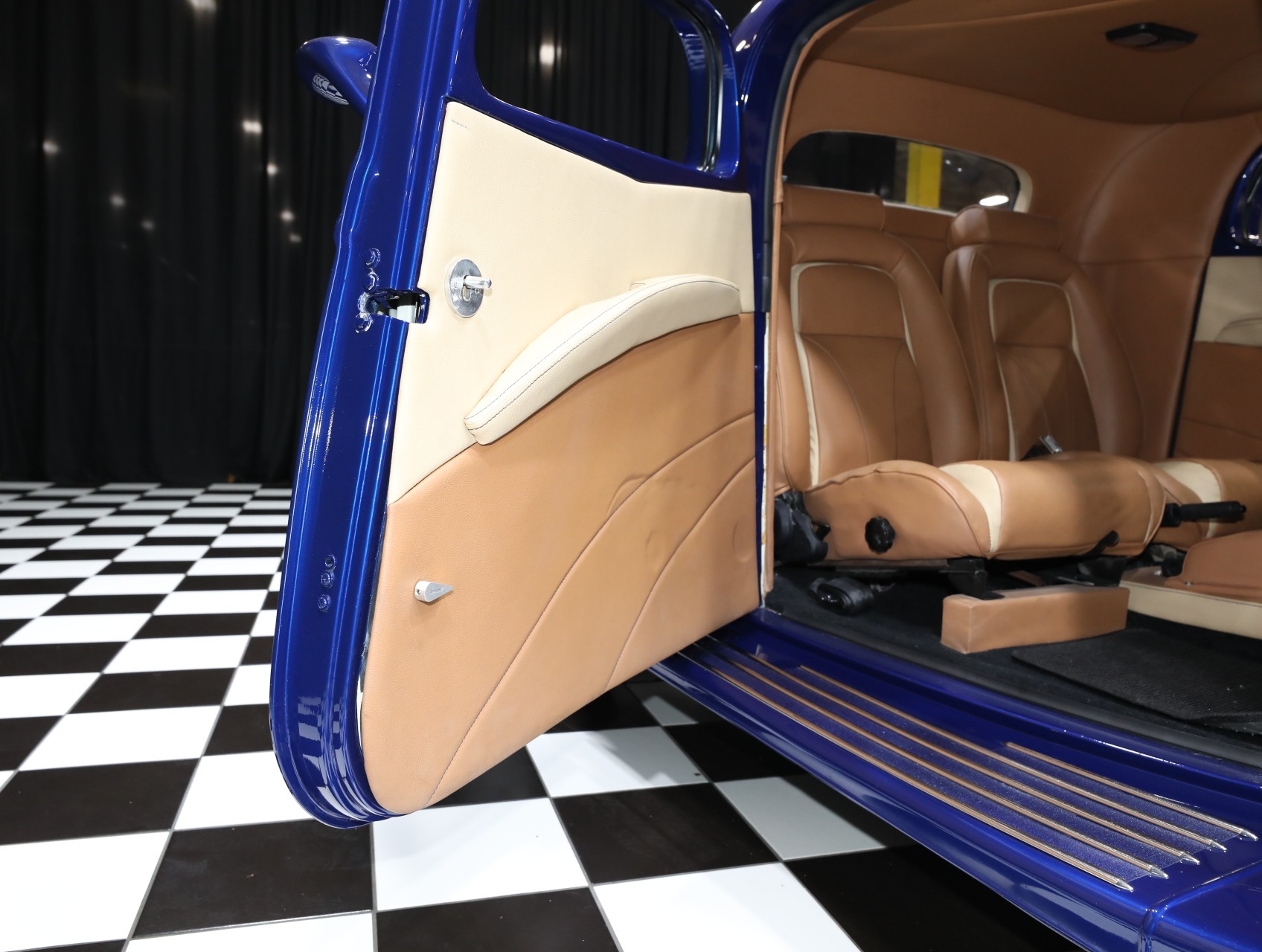 1933 Ford Coupe 42
