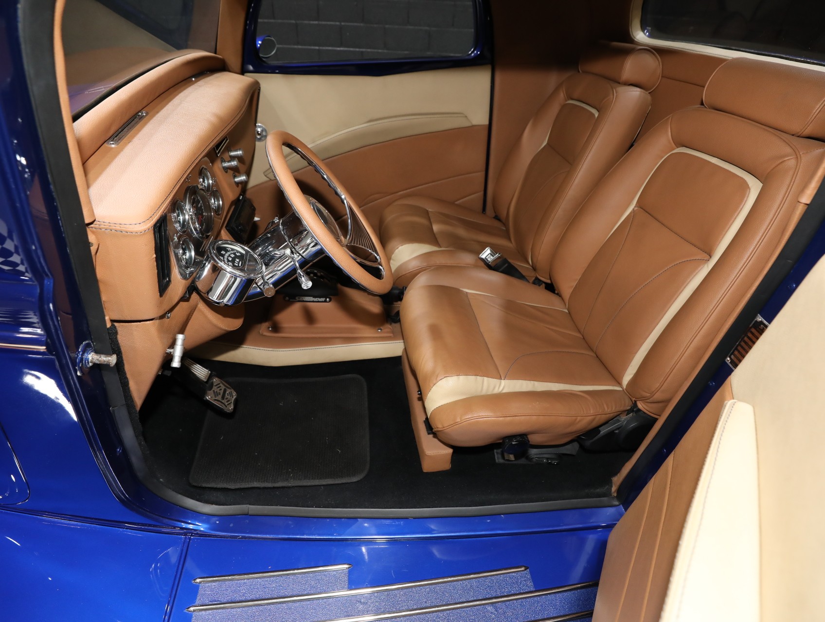 1933 Ford Coupe 51