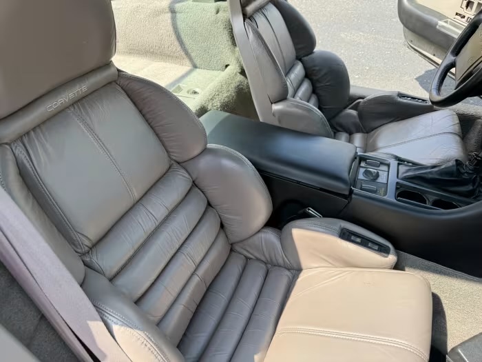 1990 Chevrolet Corvette 23