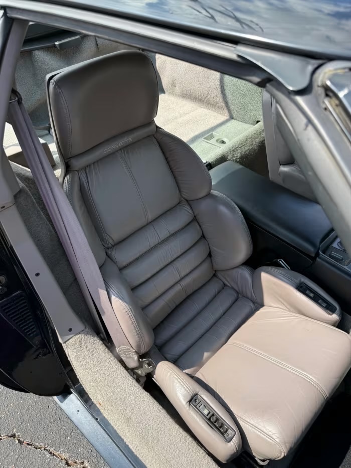 1990 Chevrolet Corvette 27