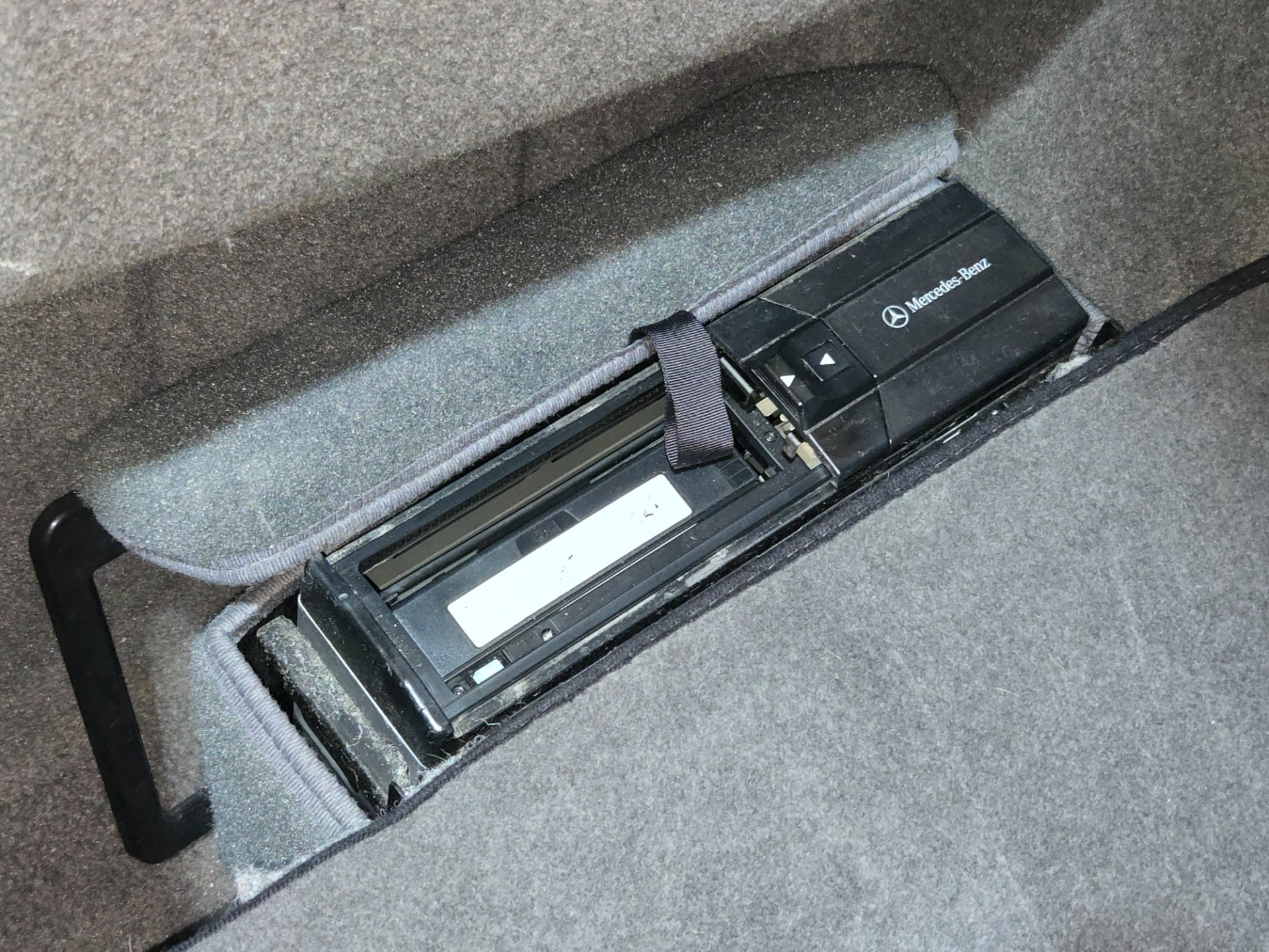 1999 Mercedes-Benz S-Class 68
