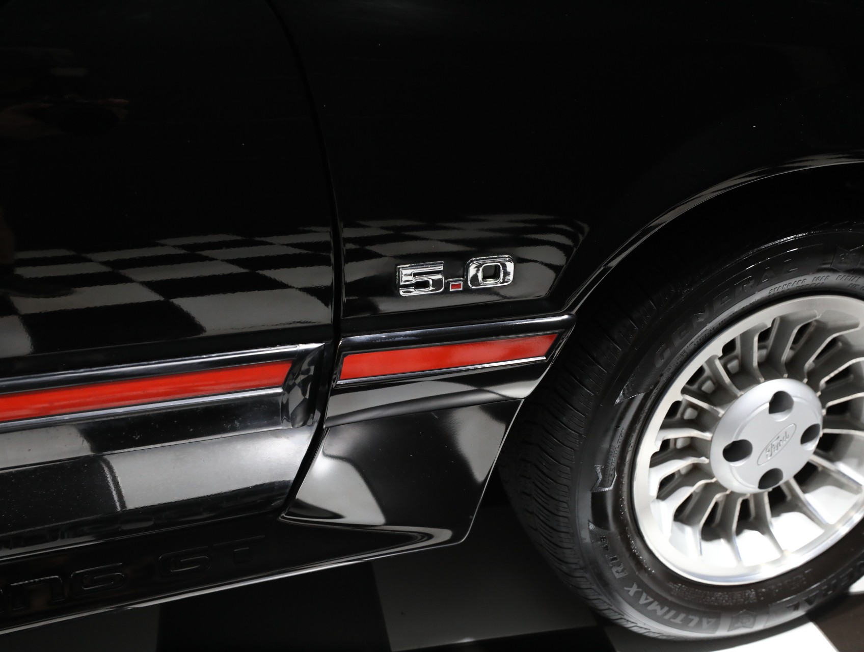 1987 Ford Mustang 16