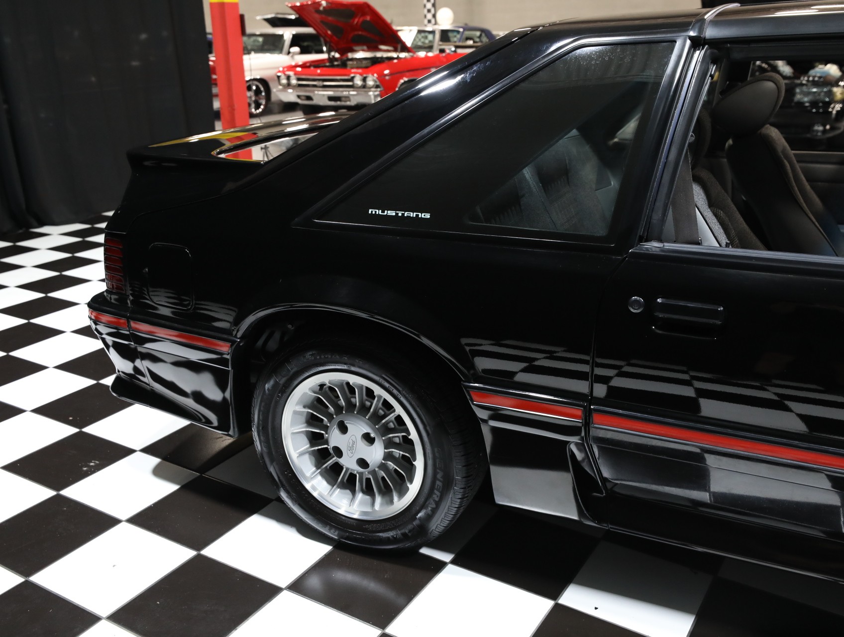 1987 Ford Mustang 18