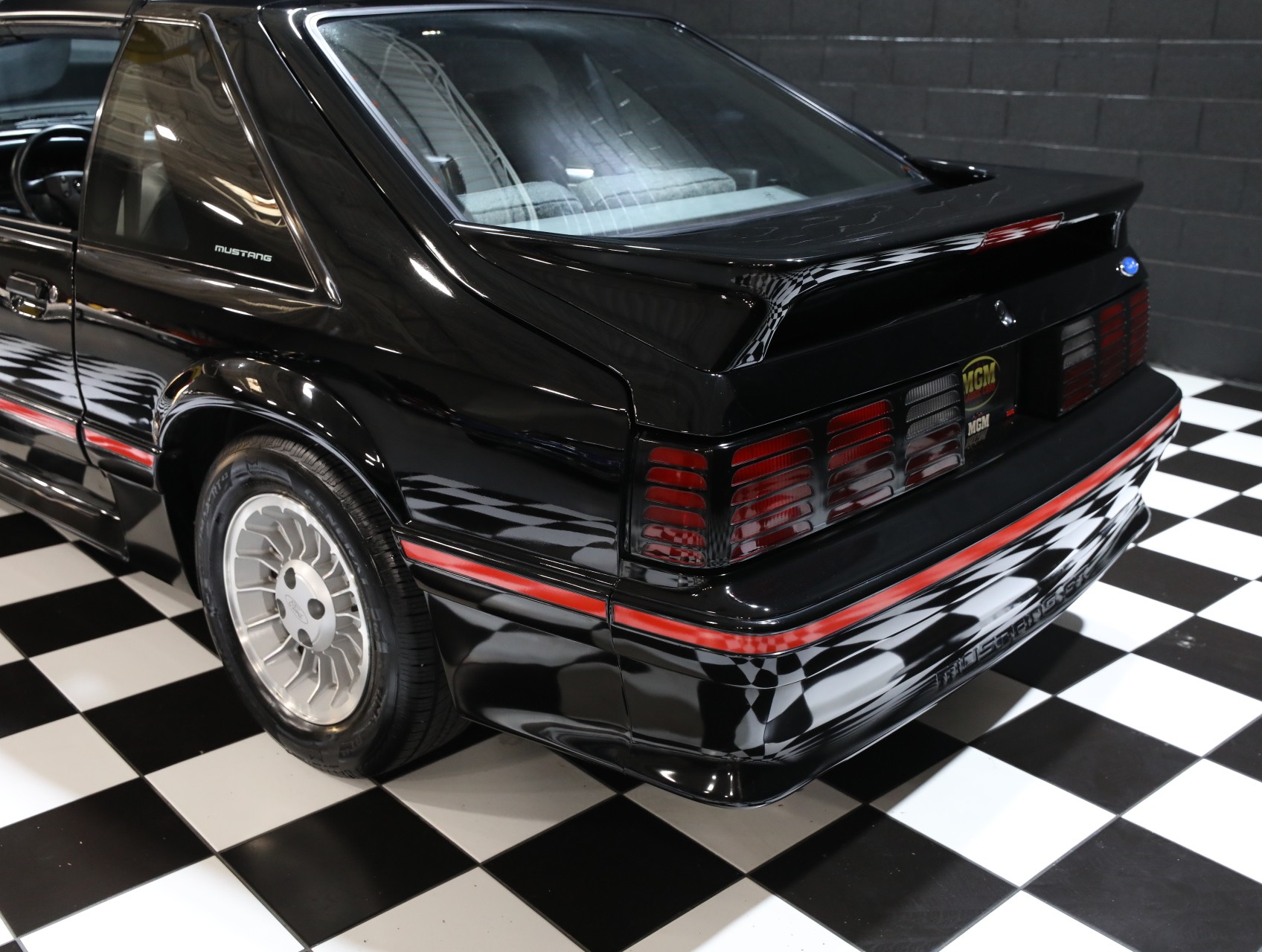 1987 Ford Mustang 24