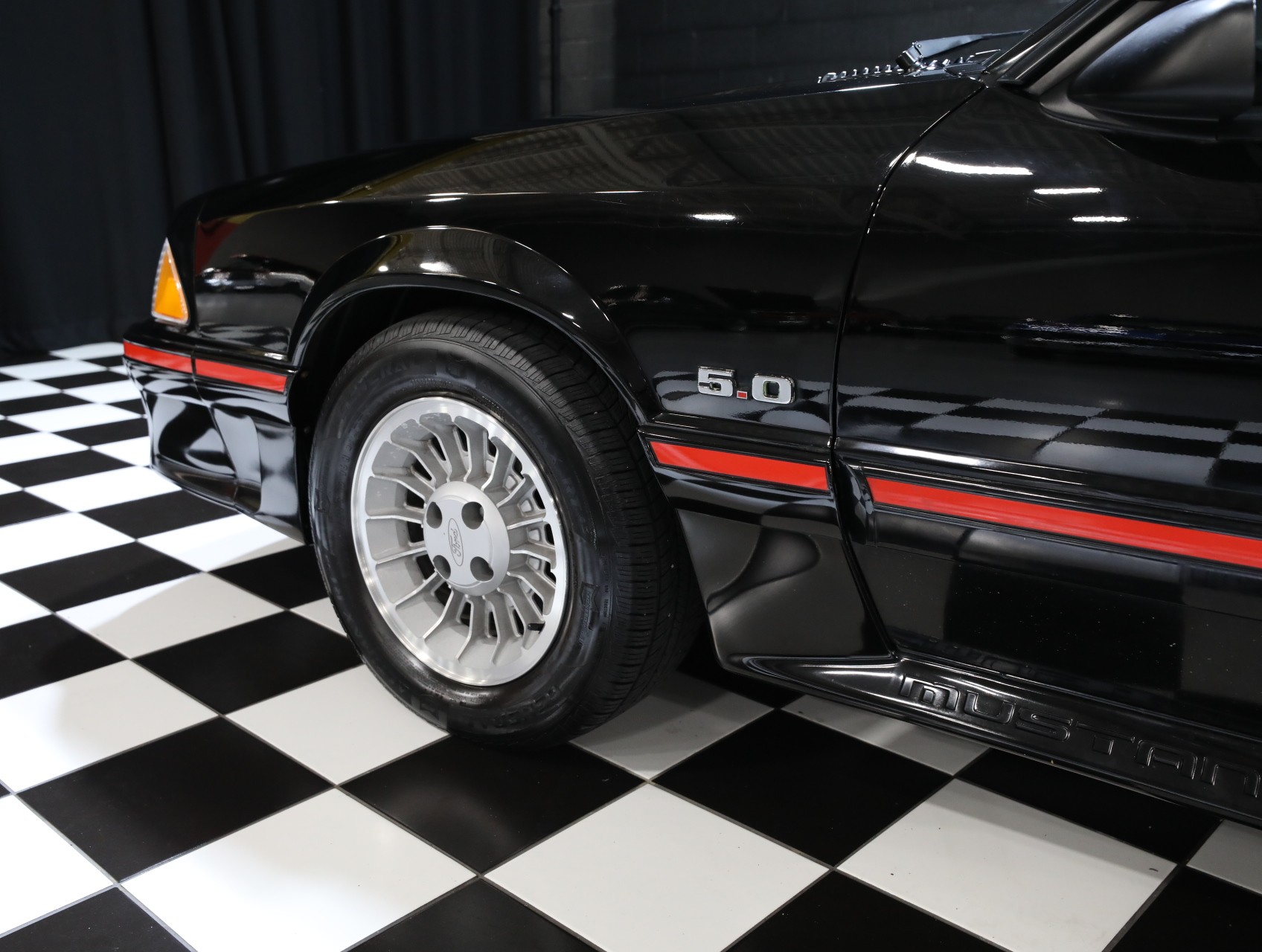 1987 Ford Mustang 29