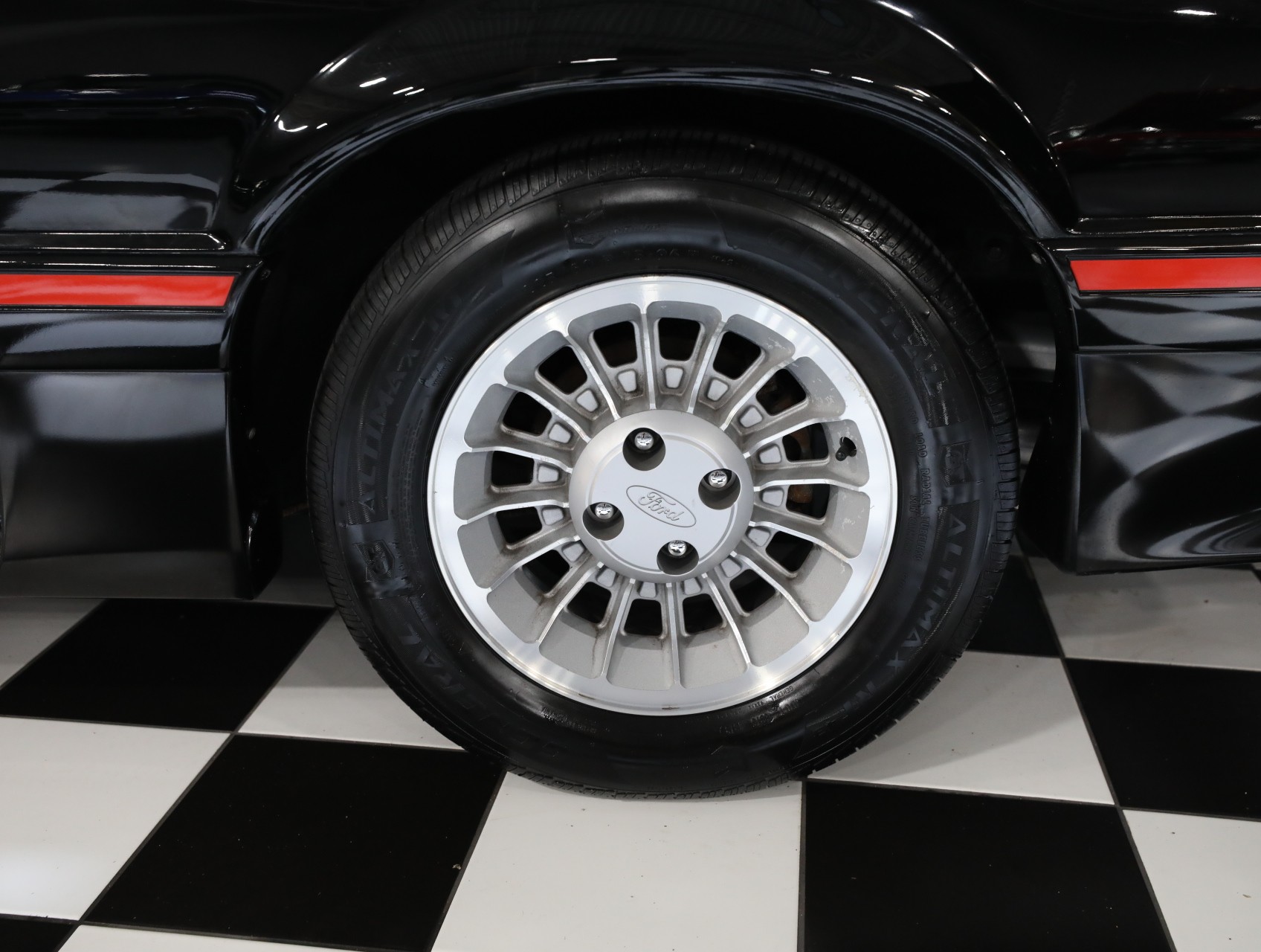 1987 Ford Mustang 30