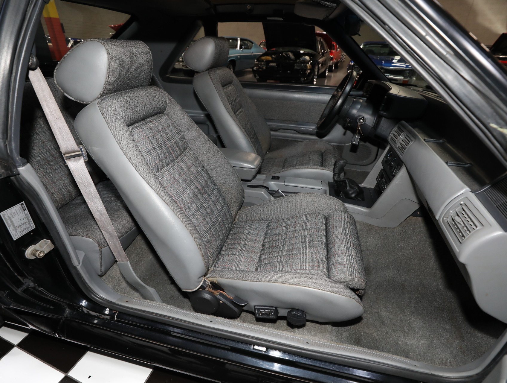 1987 Ford Mustang 39