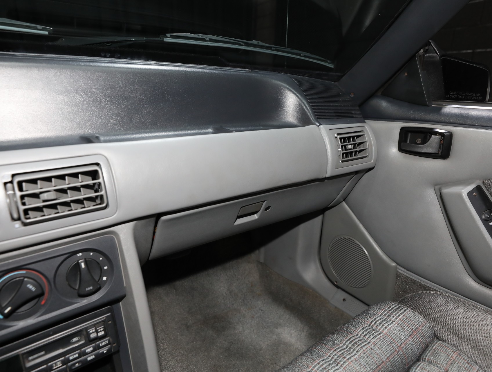1987 Ford Mustang 48