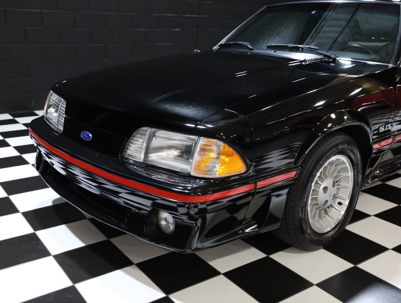 1987 Ford Mustang 7