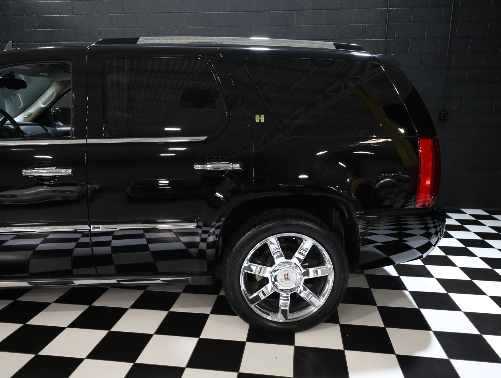2009 Cadillac Escalade Hybrid 25