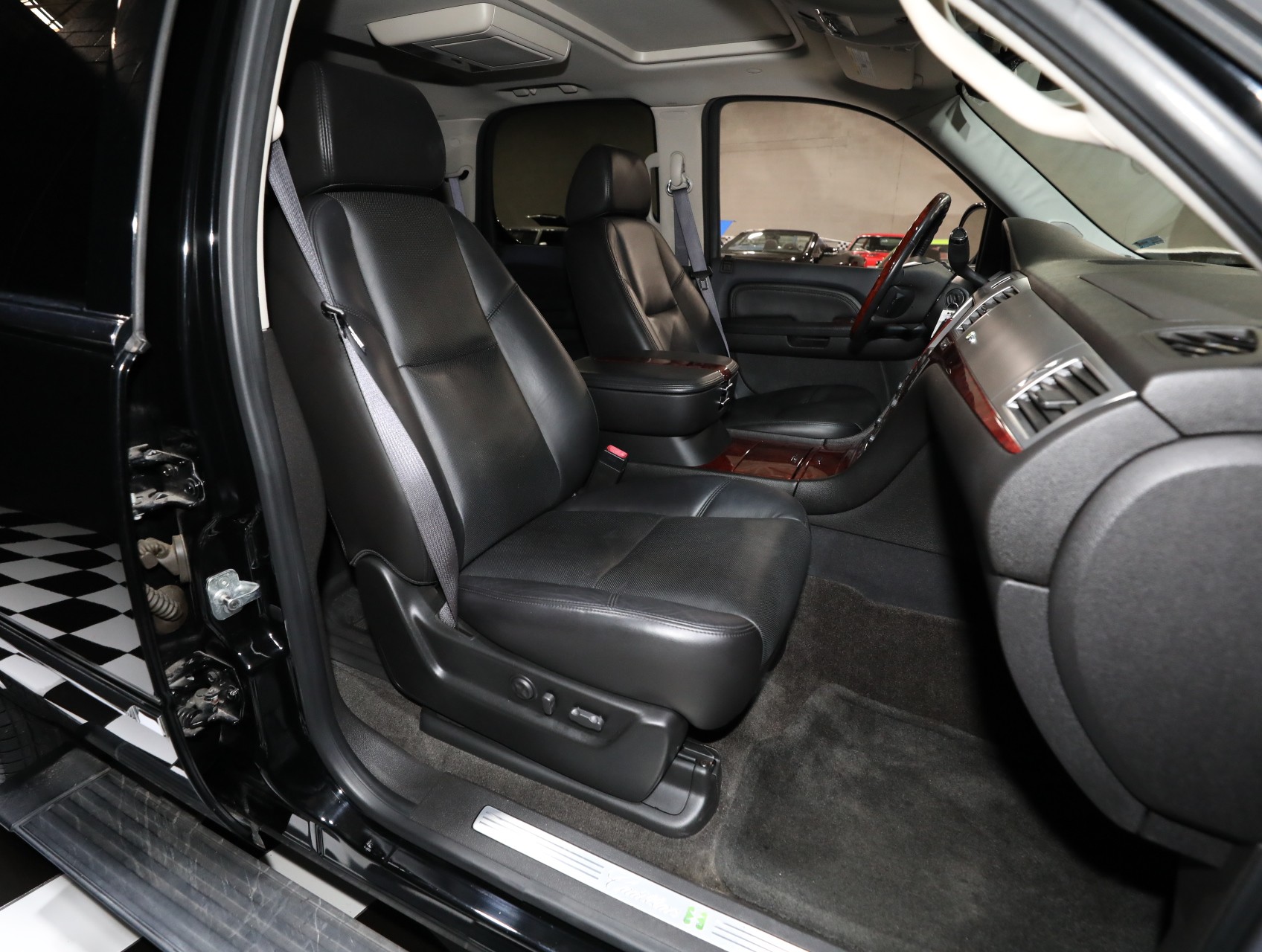 2009 Cadillac Escalade Hybrid 36
