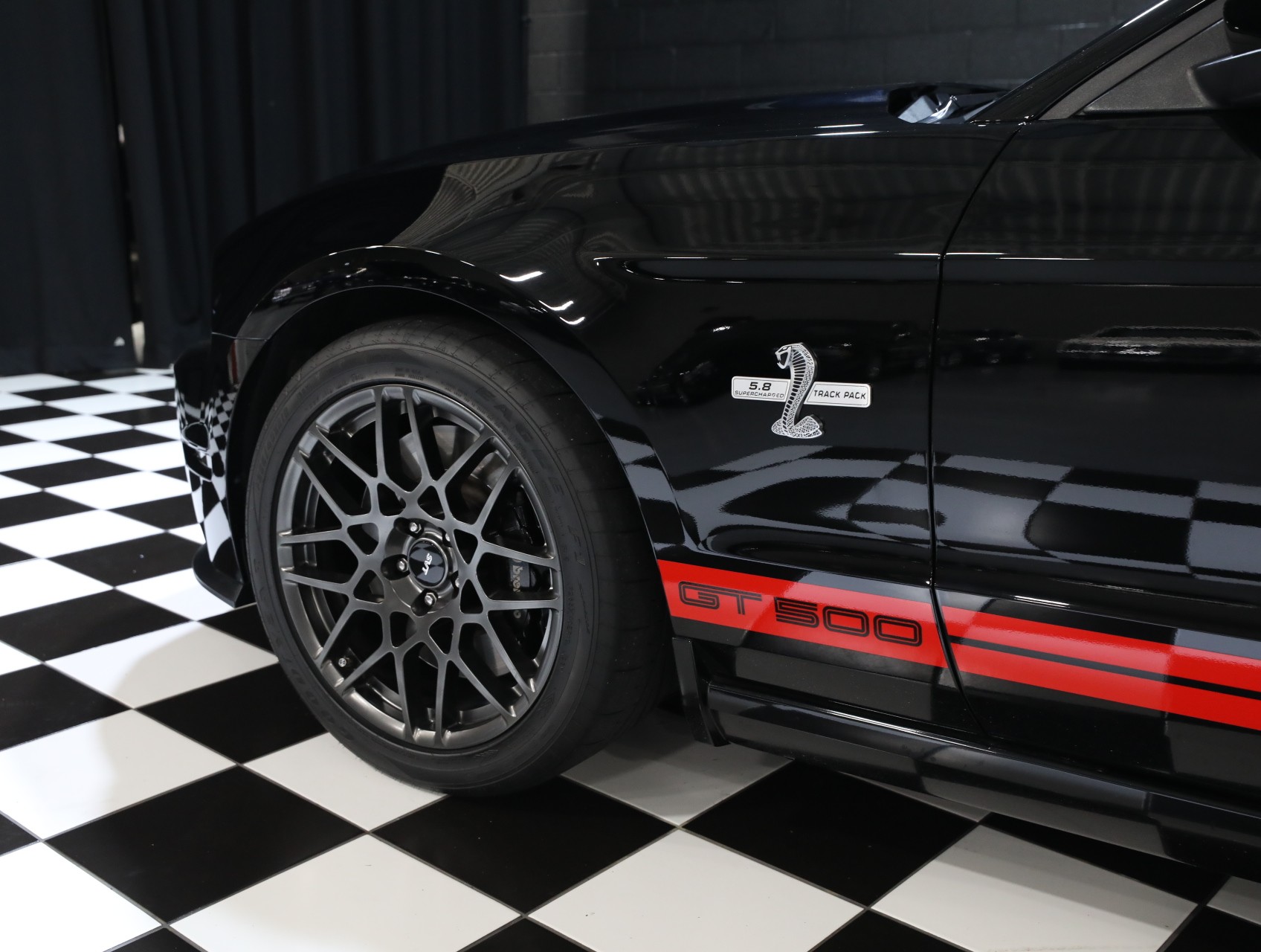 2013 Ford Shelby GT500 33