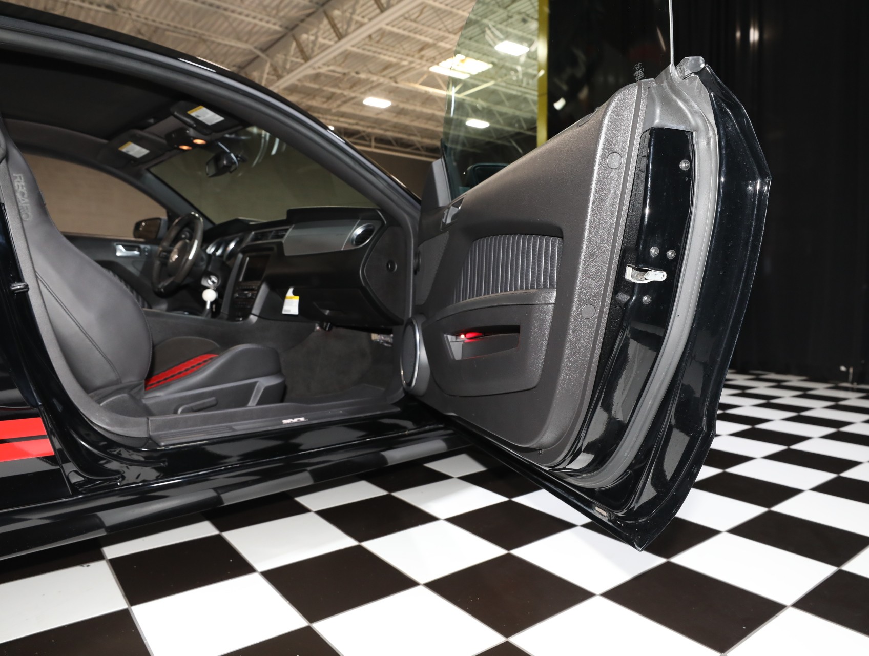 2013 Ford Shelby GT500 40