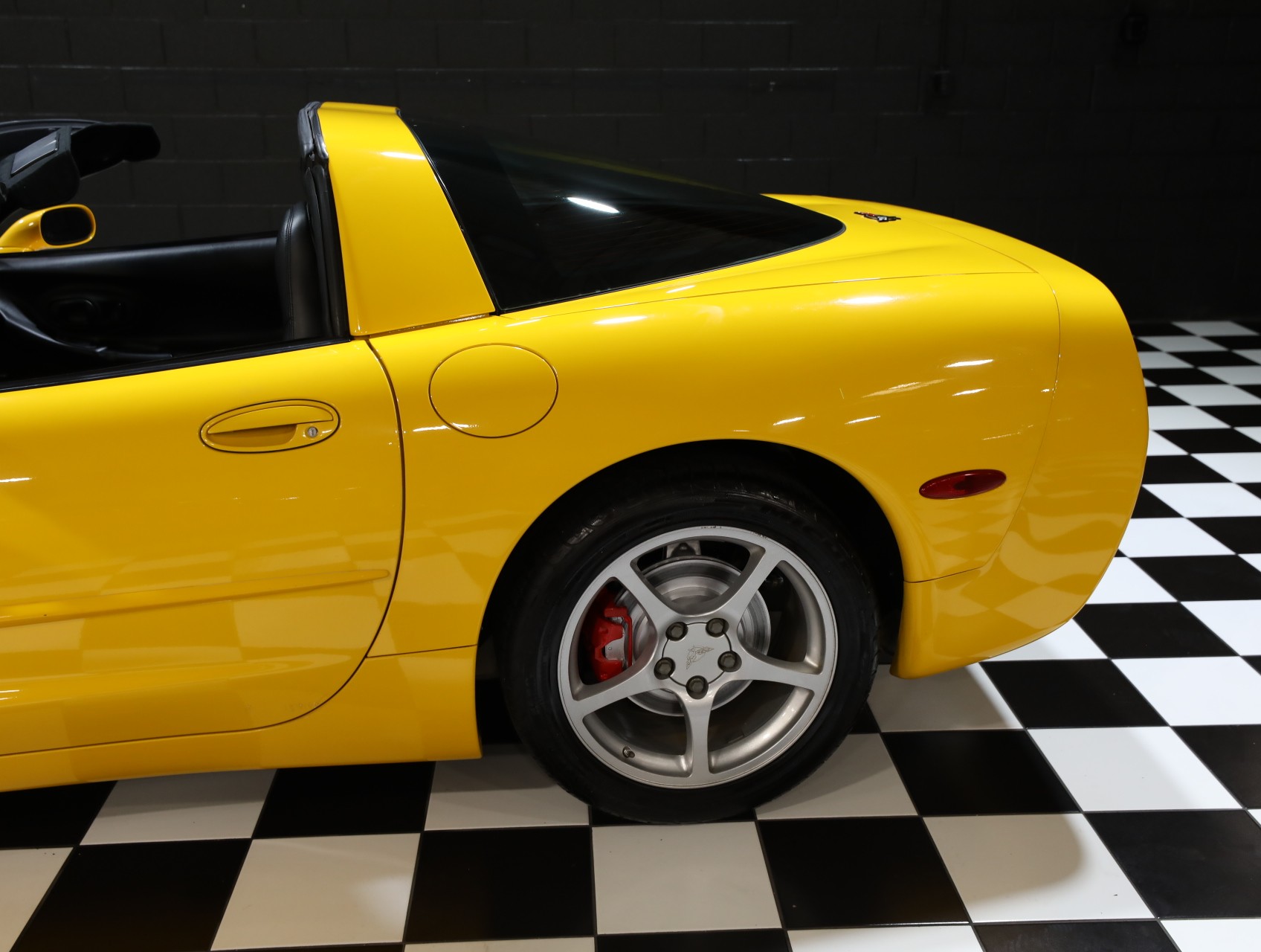 2000 Chevrolet Corvette 36