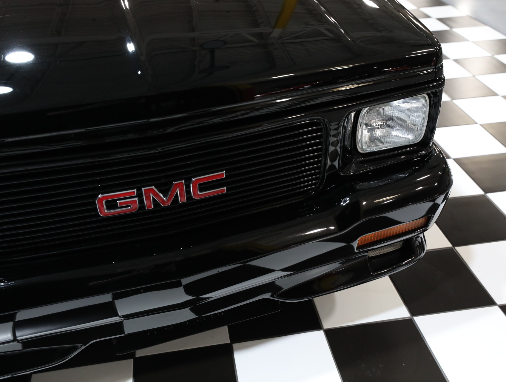 1993 GMC Typhoon 10