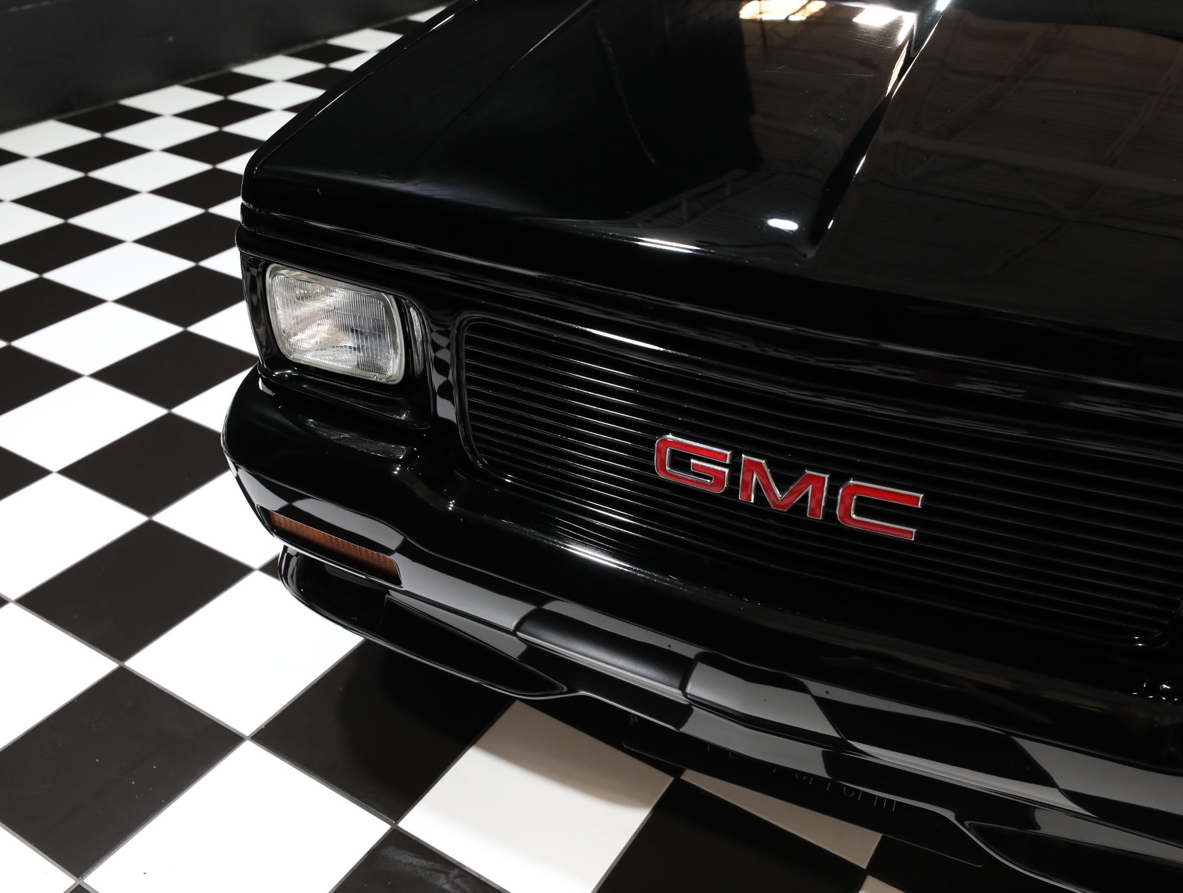 1993 GMC Typhoon 13