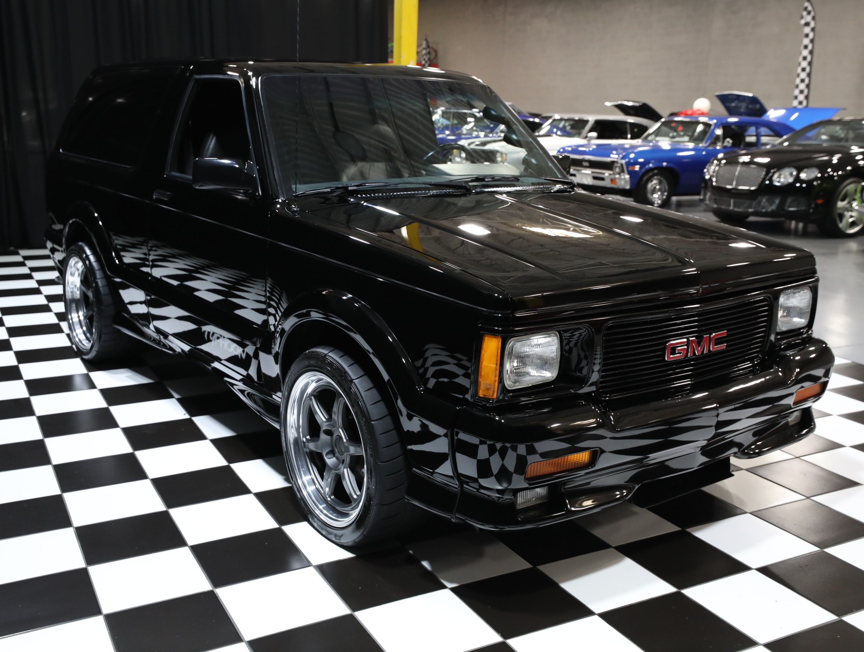 1993 GMC Typhoon 14