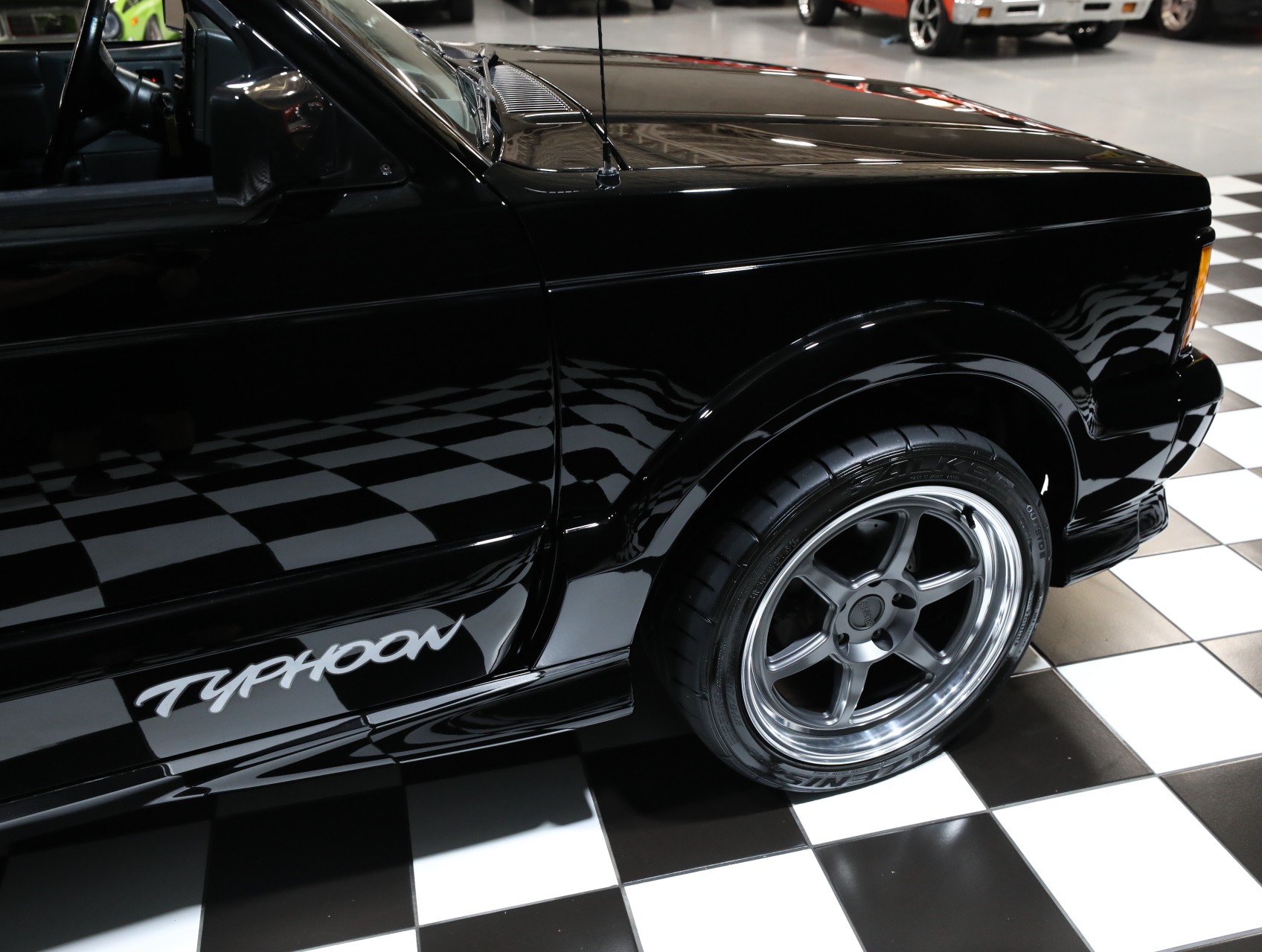 1993 GMC Typhoon 16