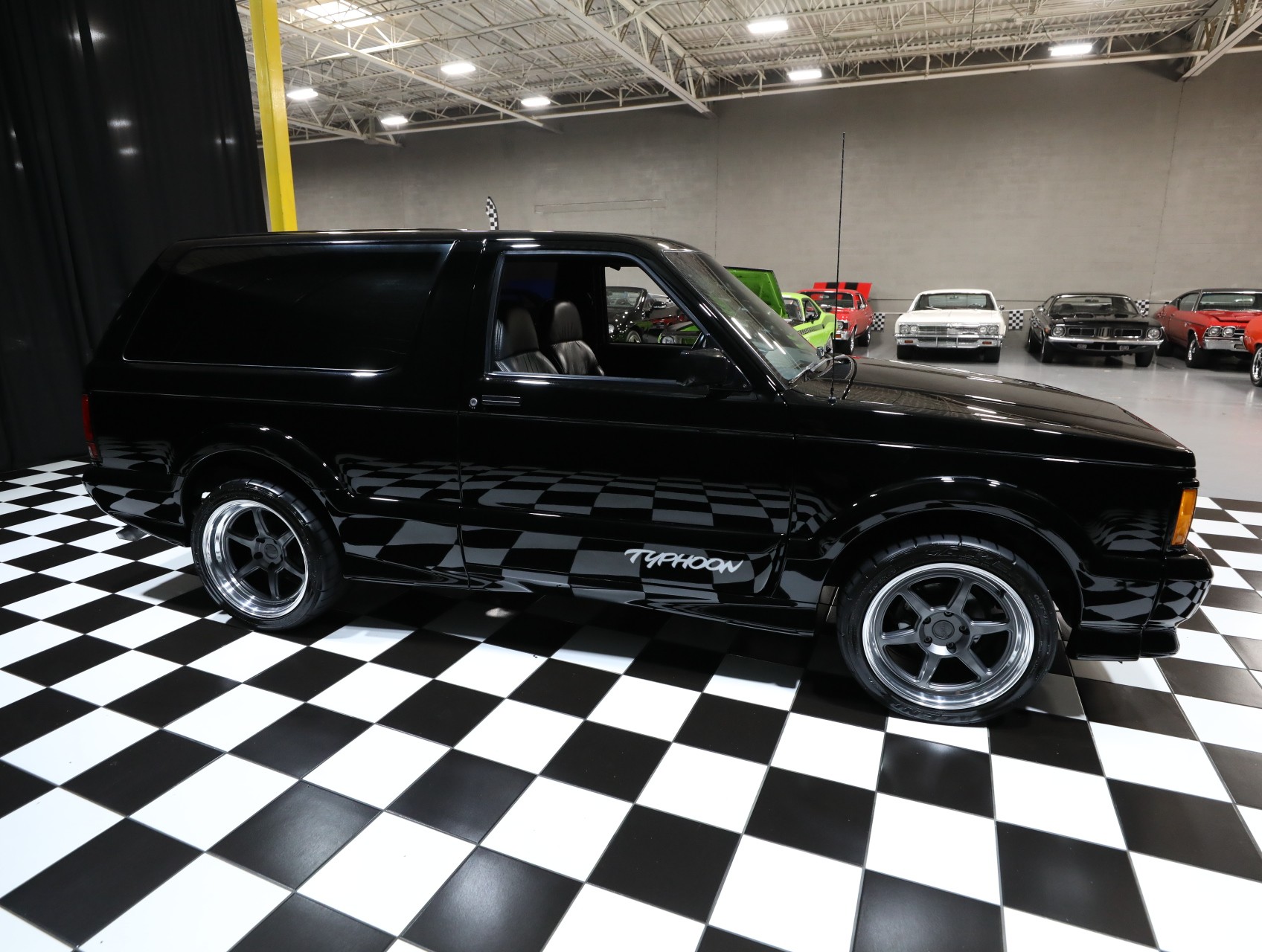1993 GMC Typhoon 18
