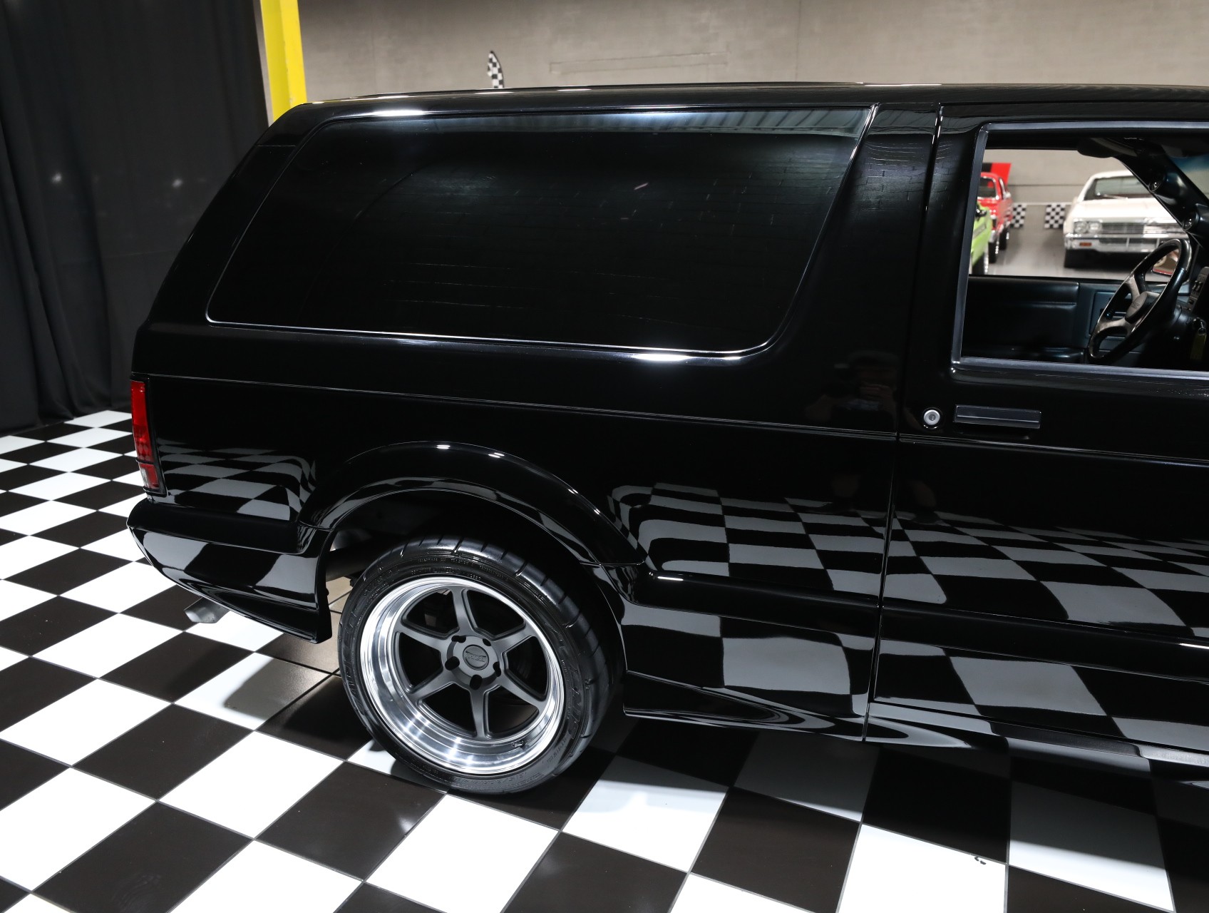 1993 GMC Typhoon 19