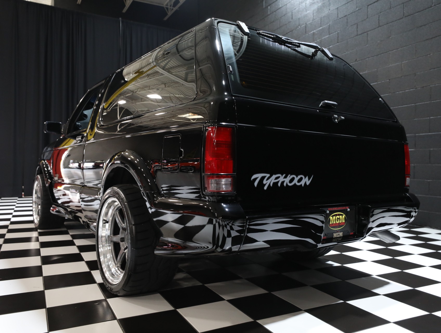 1993 GMC Typhoon 23
