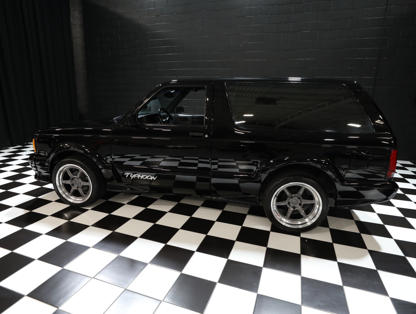 1993 GMC Typhoon 27