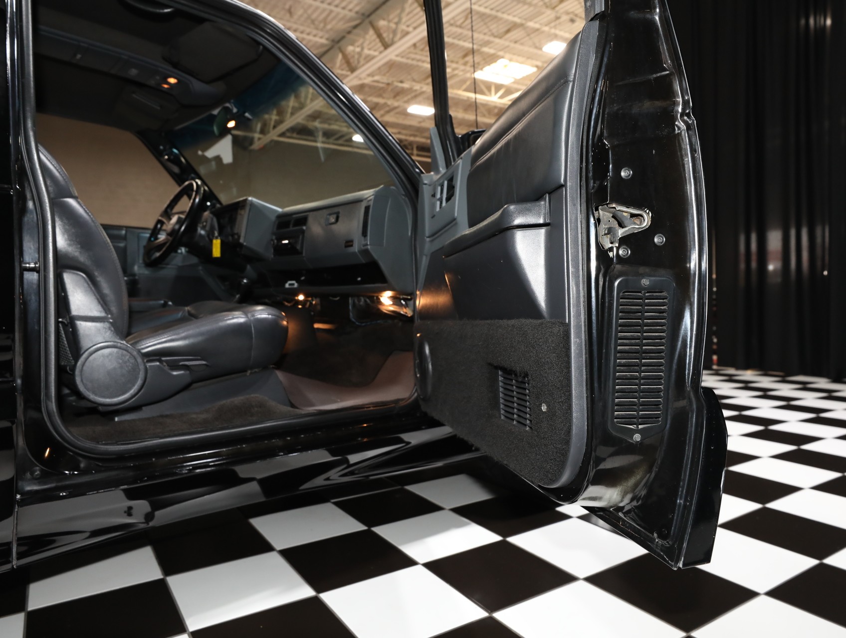 1993 GMC Typhoon 36
