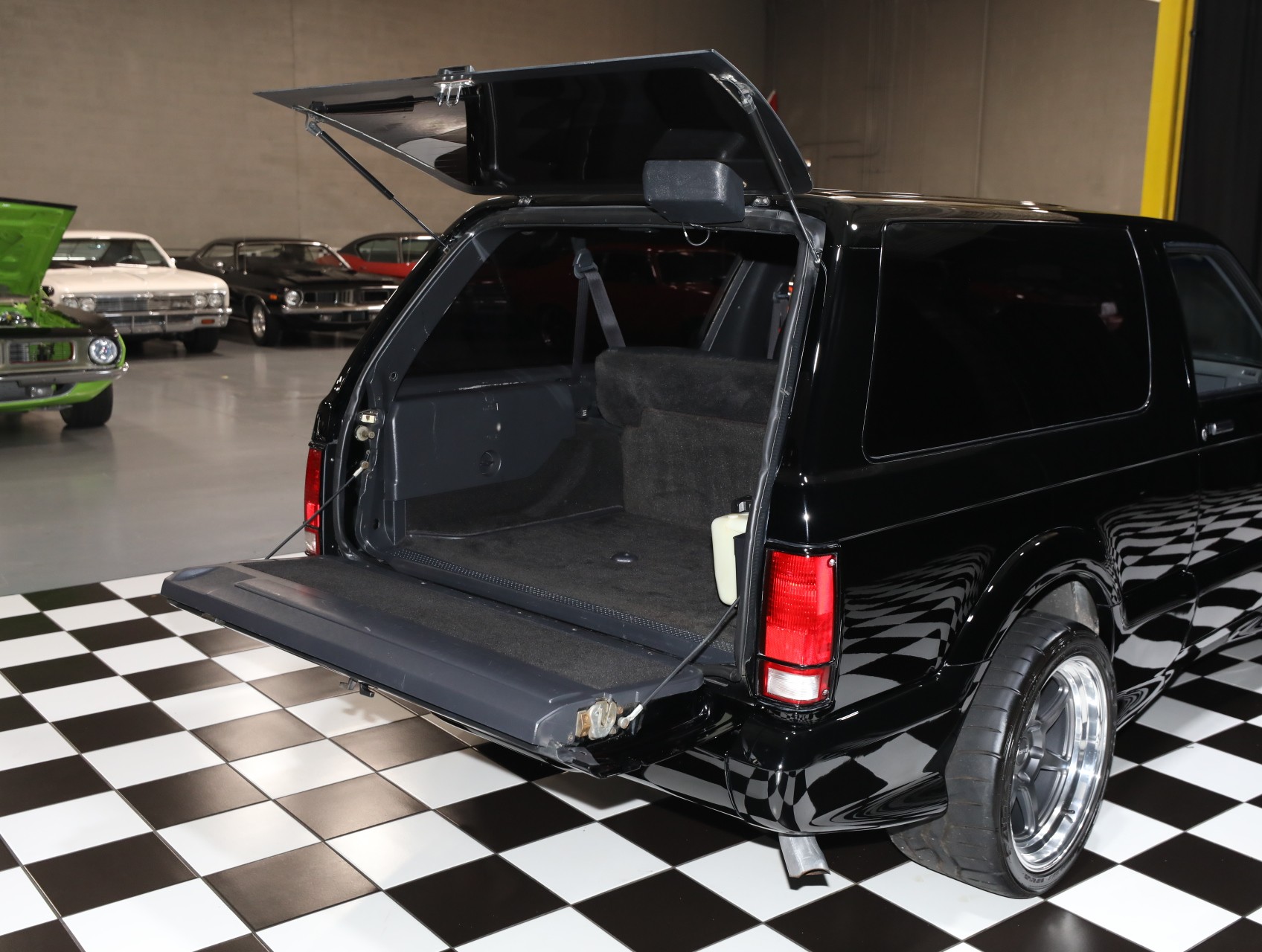 1993 GMC Typhoon 42