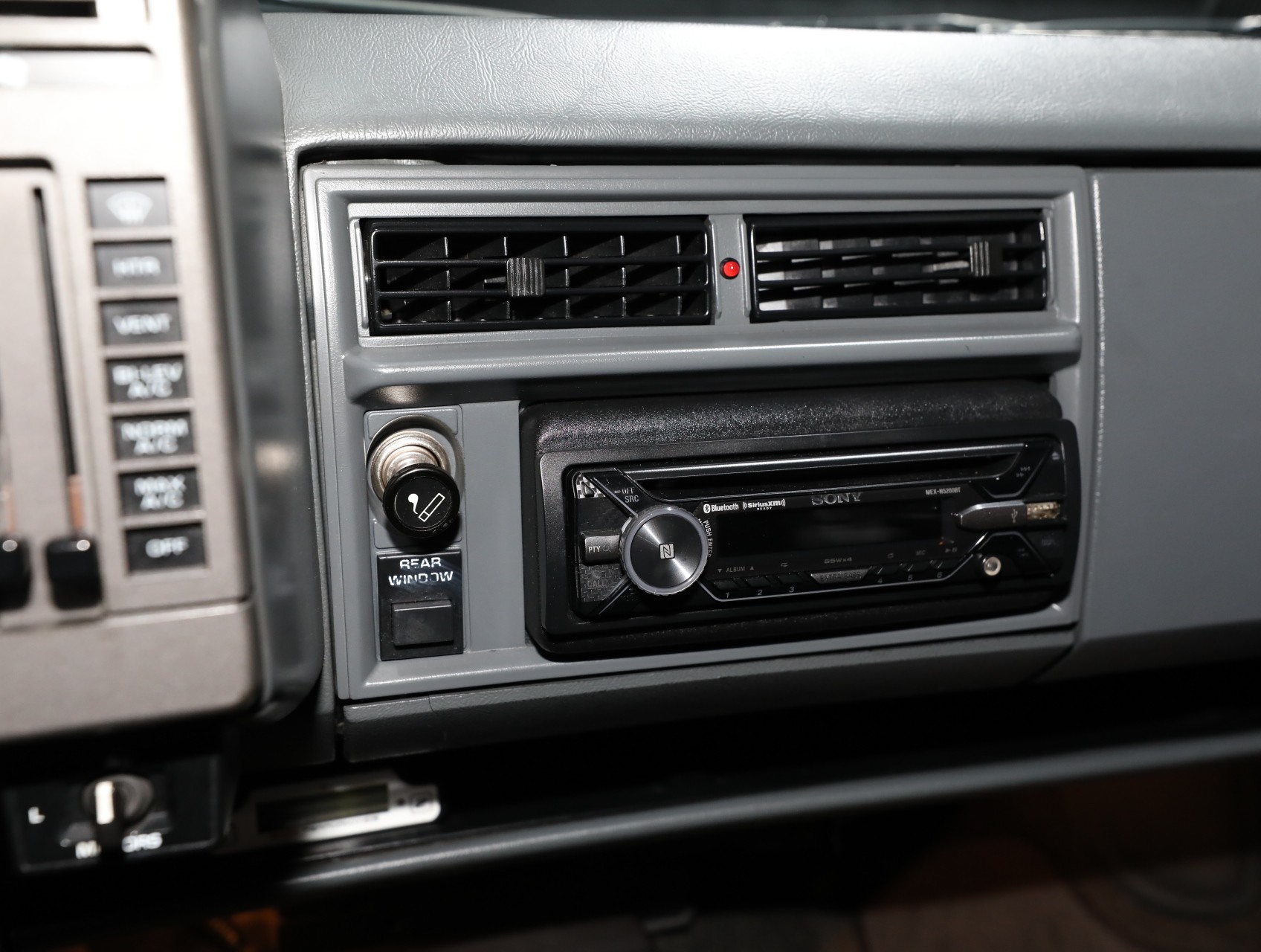 1993 GMC Typhoon 54