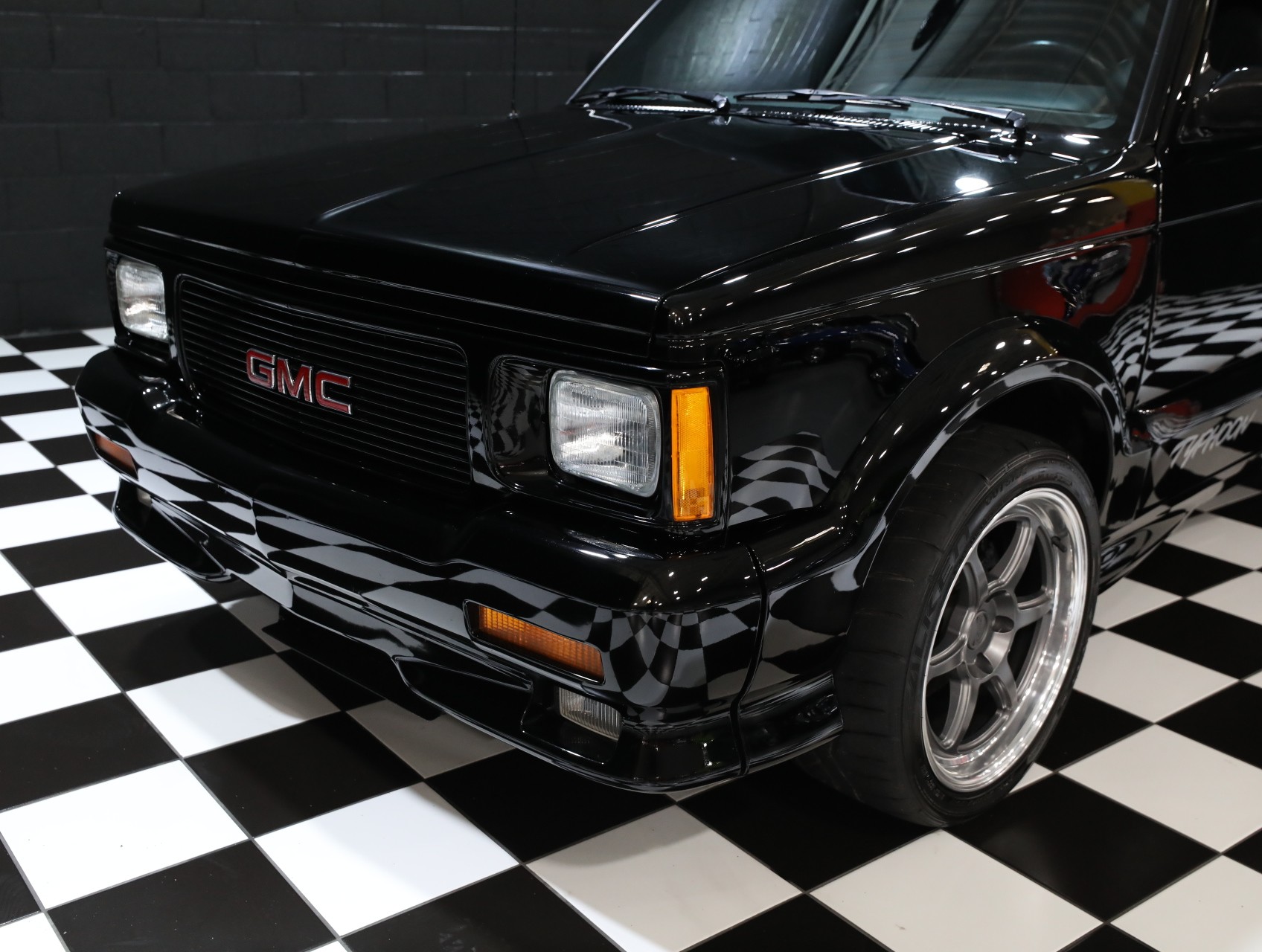 1993 GMC Typhoon 7