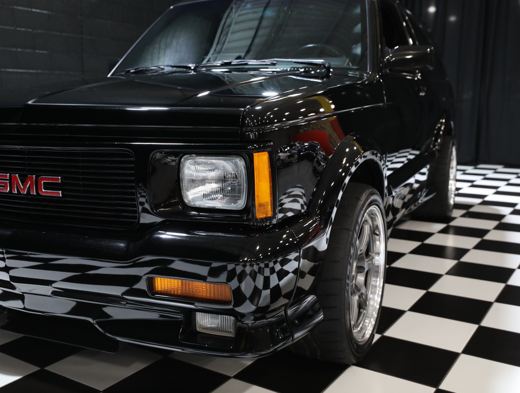 1993 GMC Typhoon 9