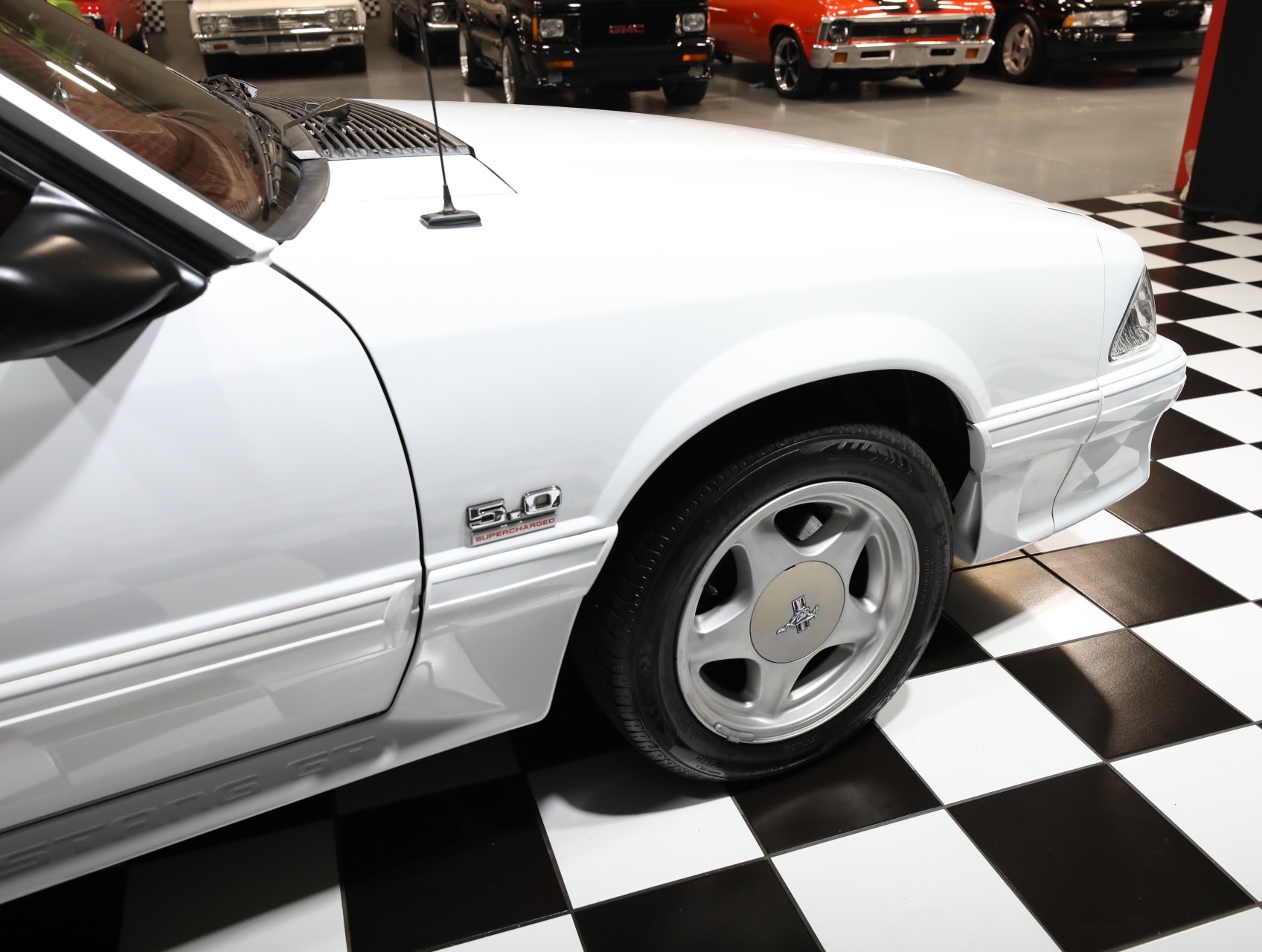 1992 Ford Mustang 16