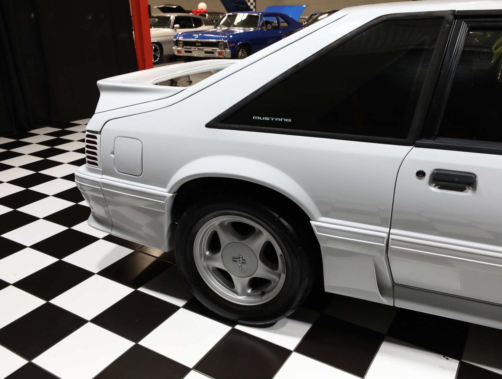 1992 Ford Mustang 18