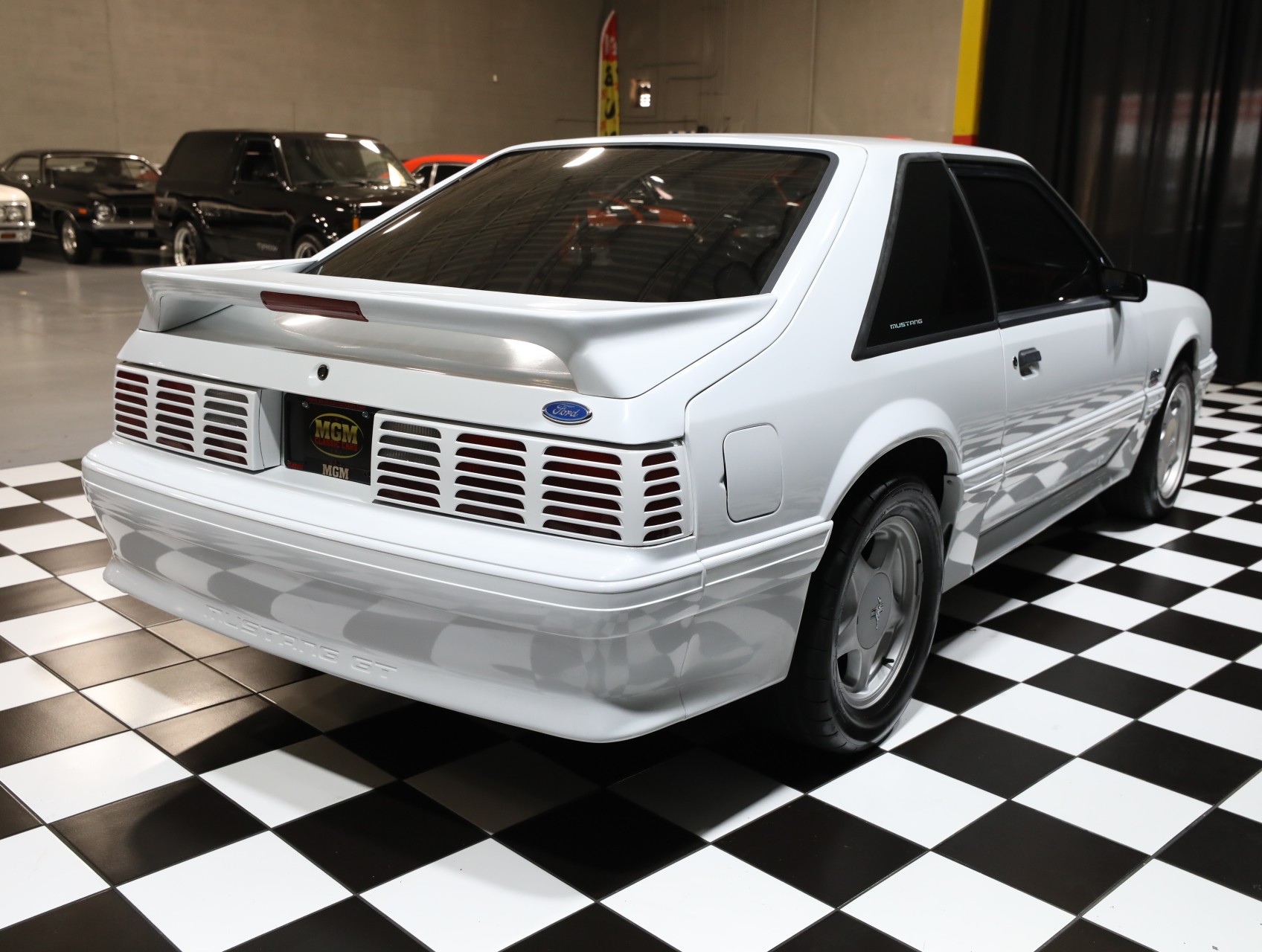 1992 Ford Mustang 19