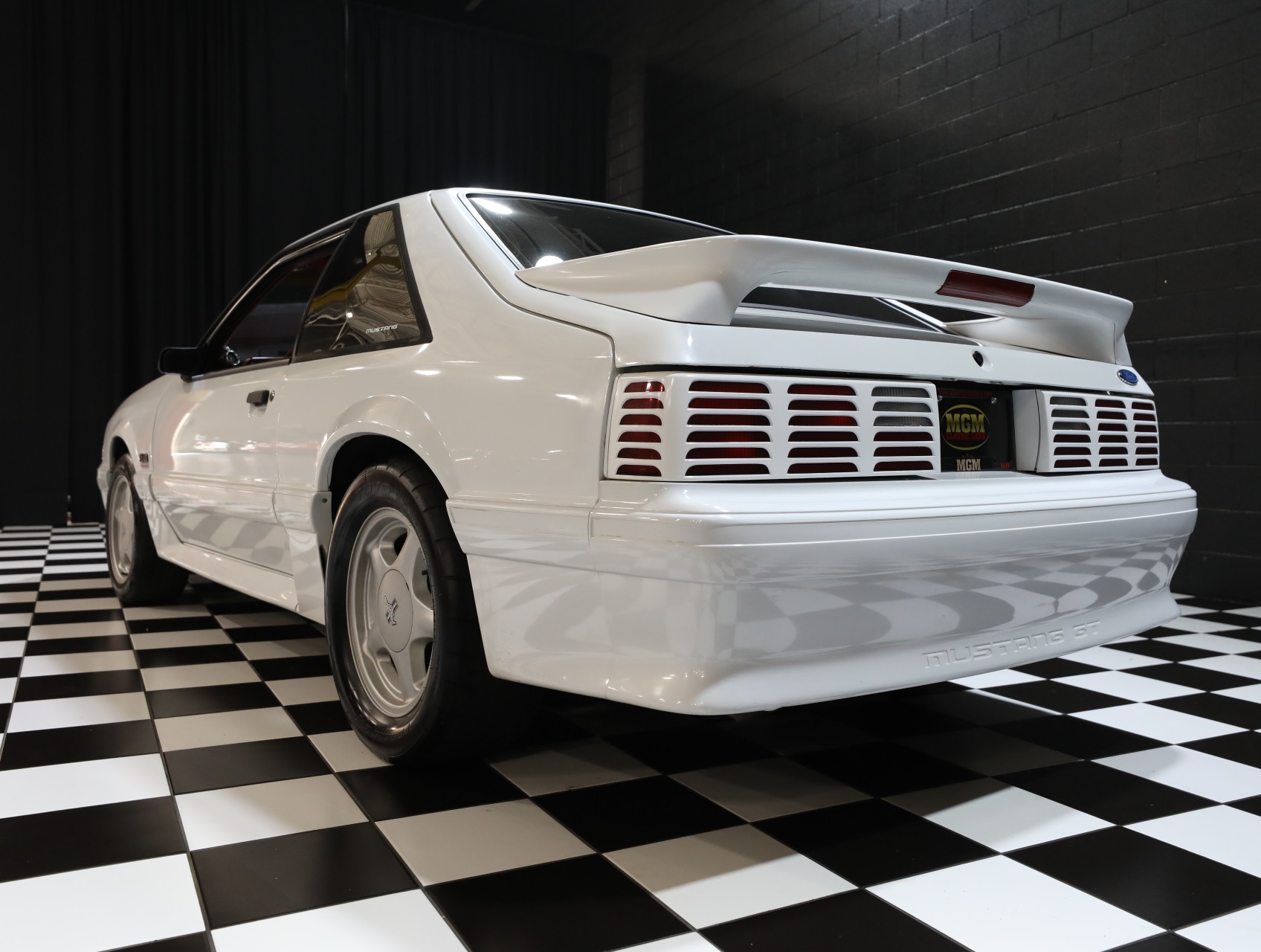 1992 Ford Mustang 24