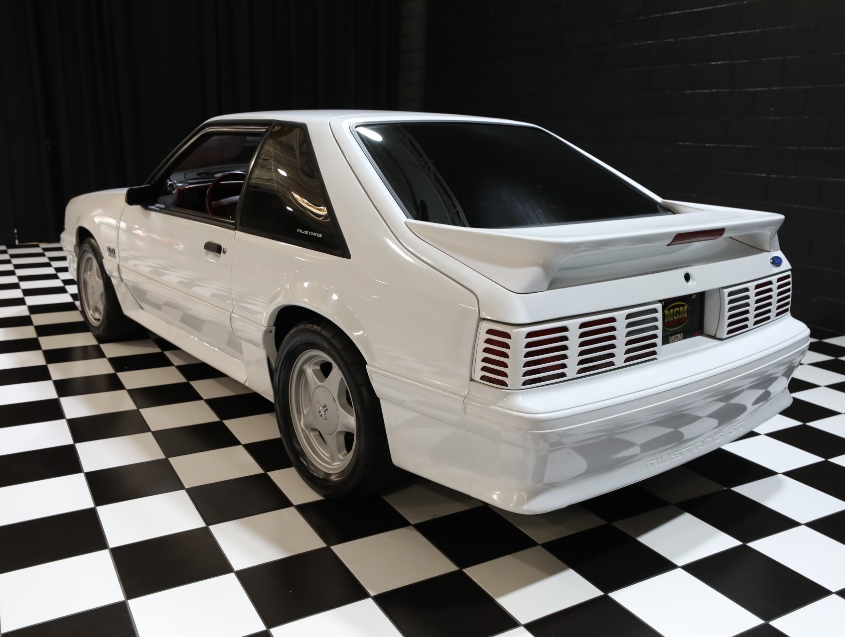 1992 Ford Mustang 26