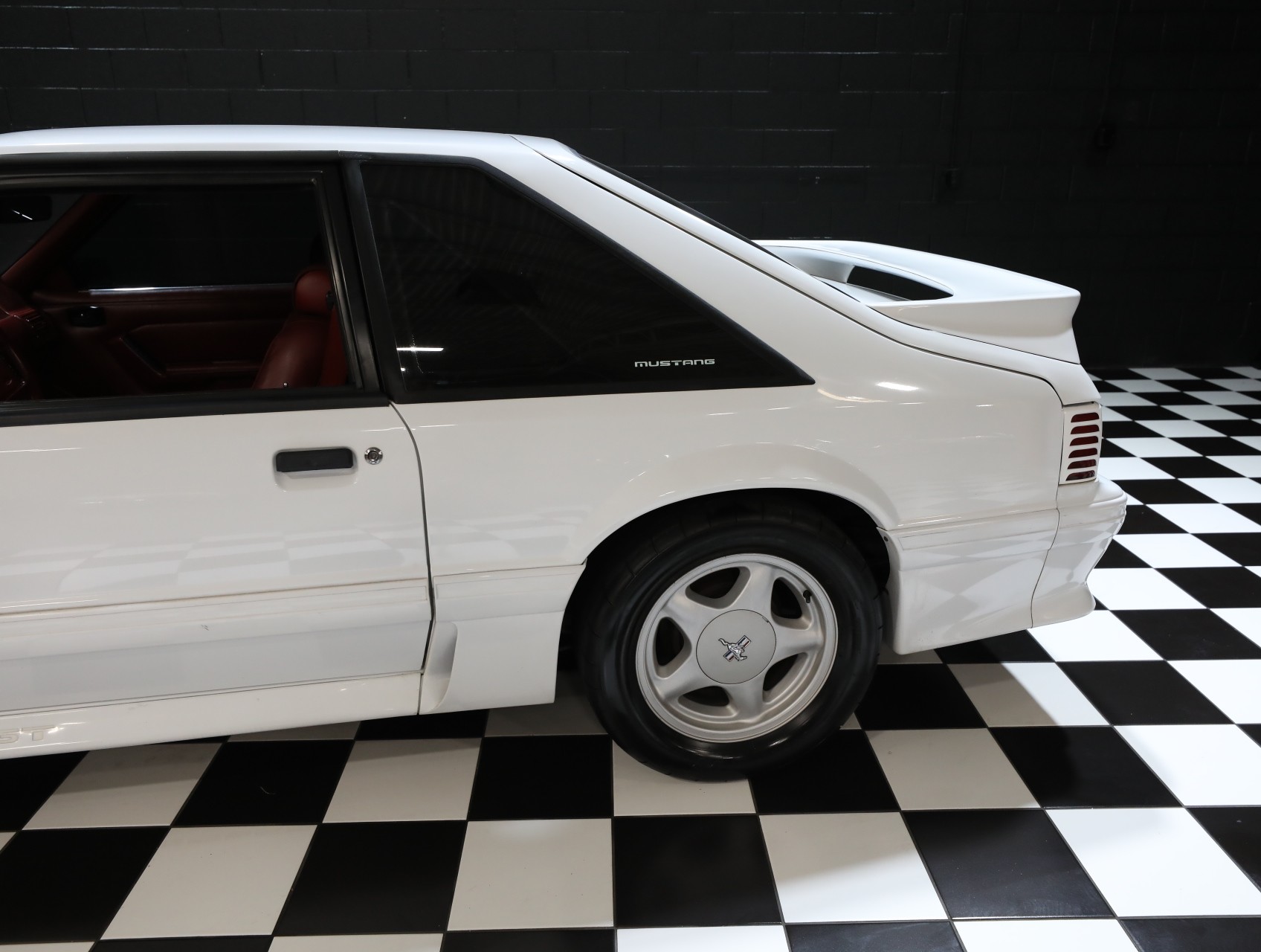 1992 Ford Mustang 29