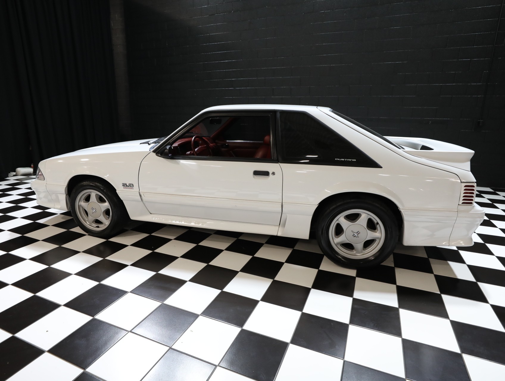 1992 Ford Mustang 30