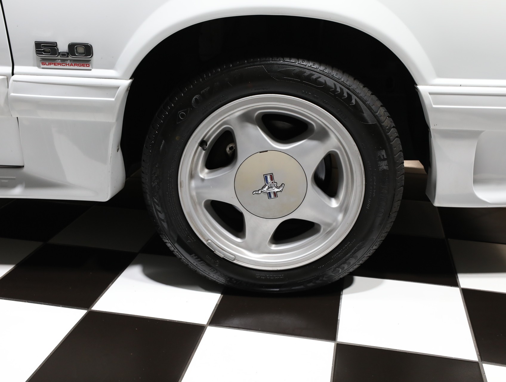 1992 Ford Mustang 34