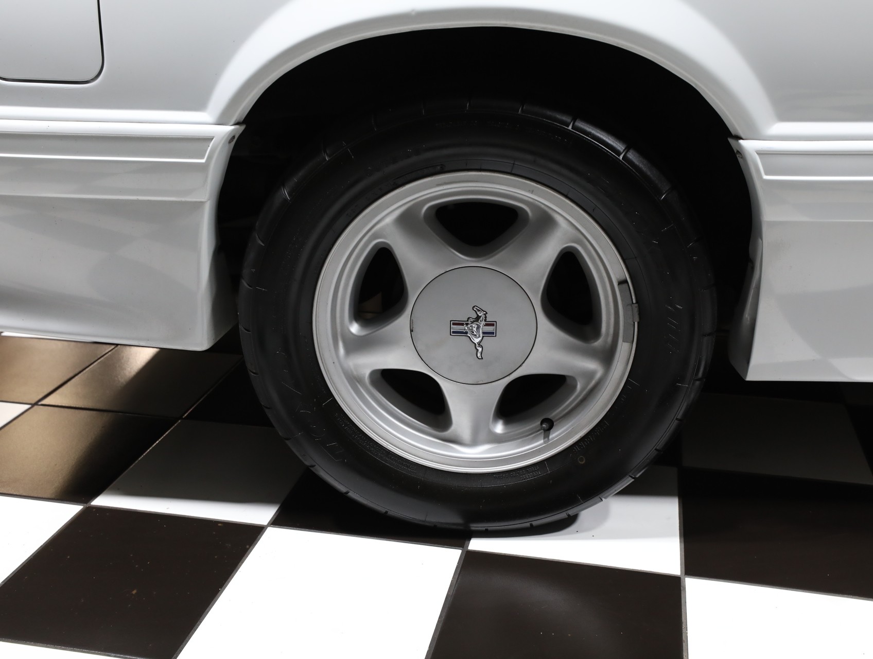 1992 Ford Mustang 35