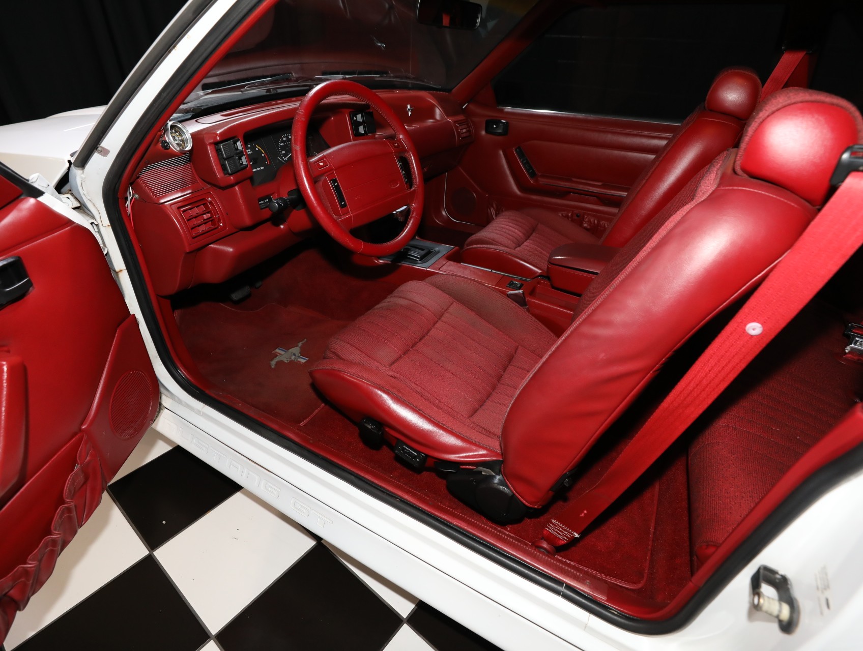 1992 Ford Mustang 3