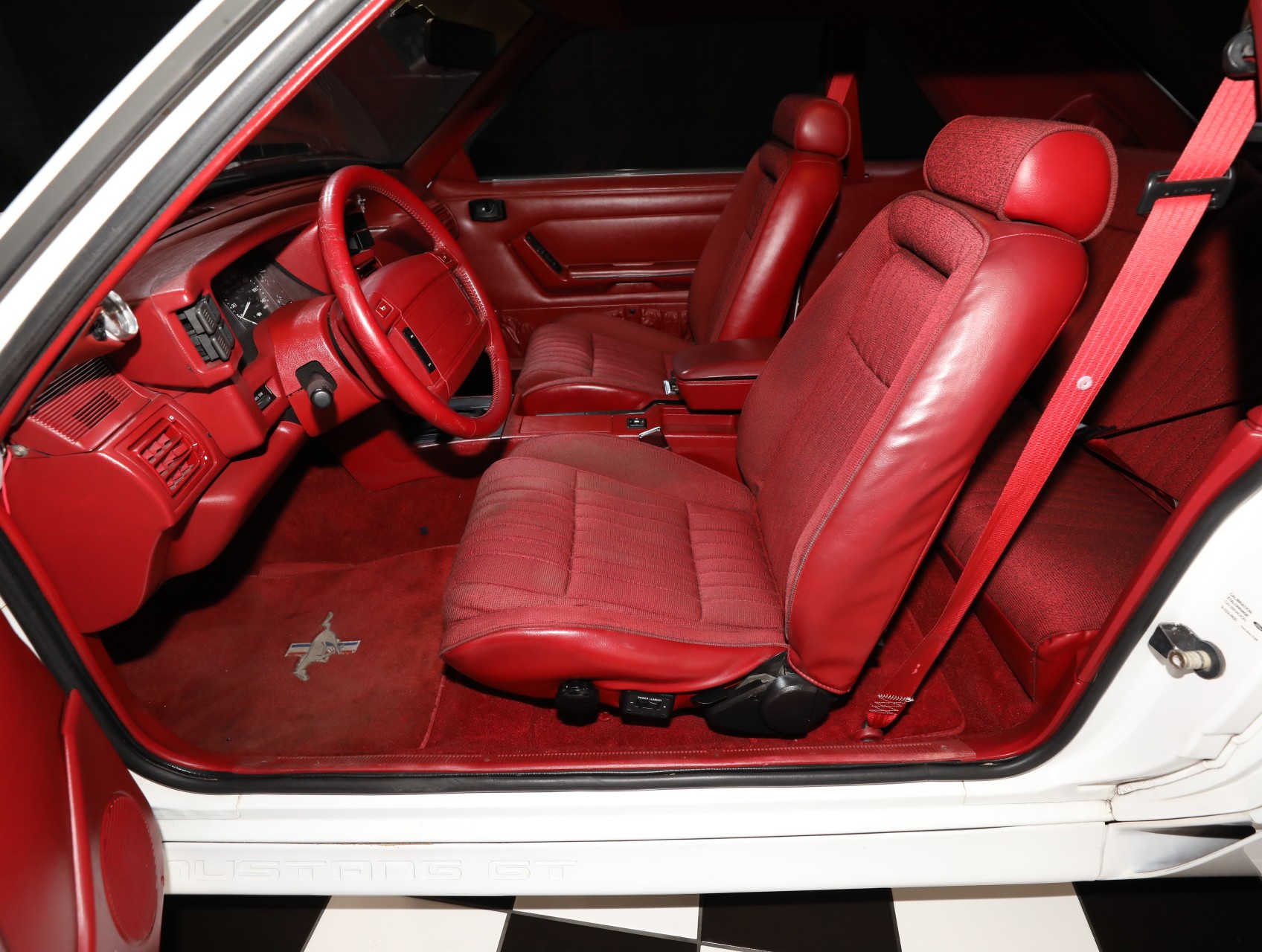 1992 Ford Mustang 50
