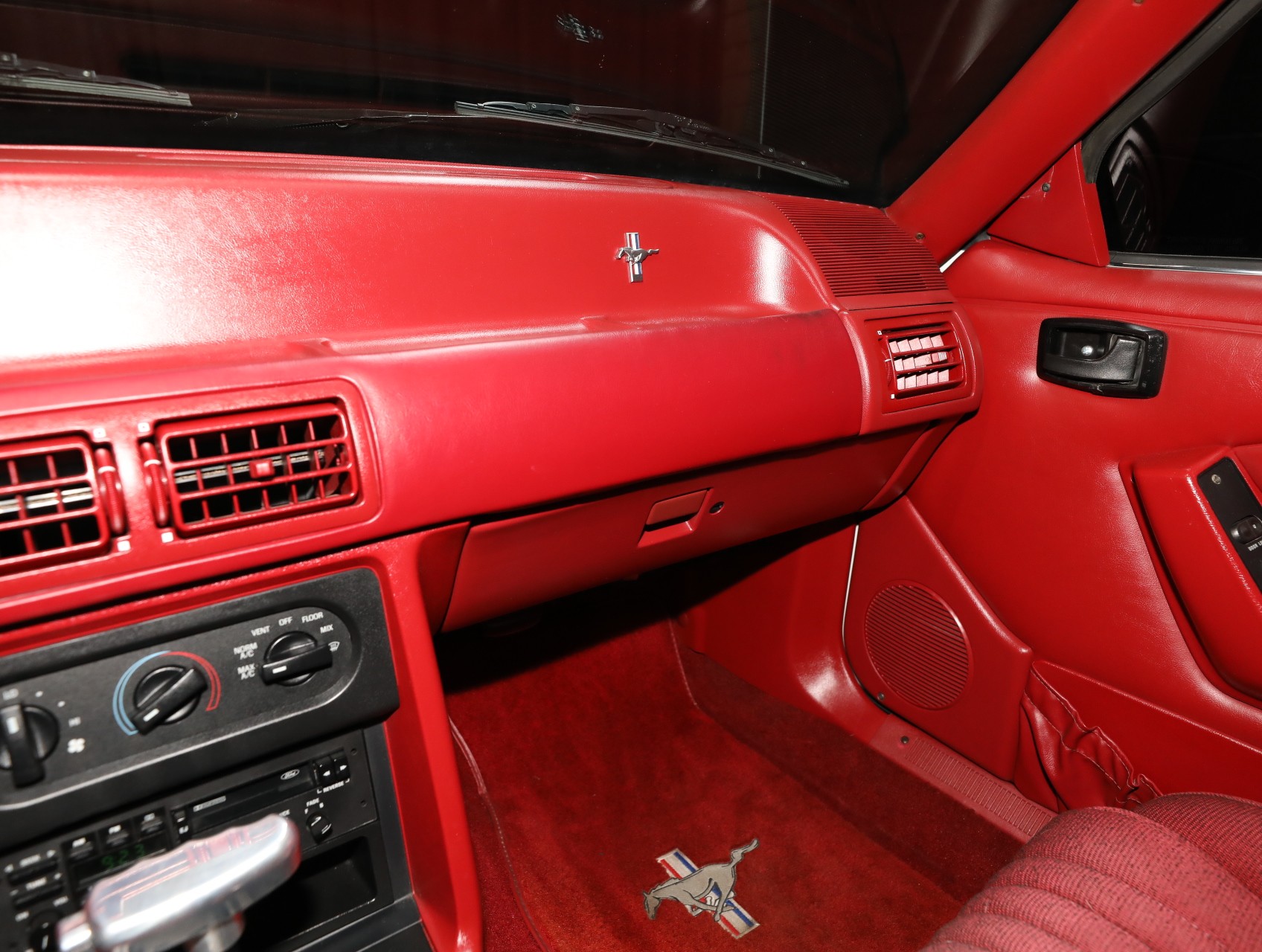 1992 Ford Mustang 52