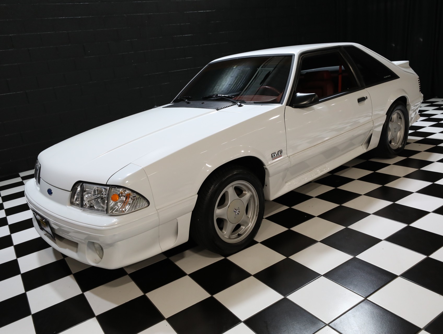 1992 Ford Mustang 8
