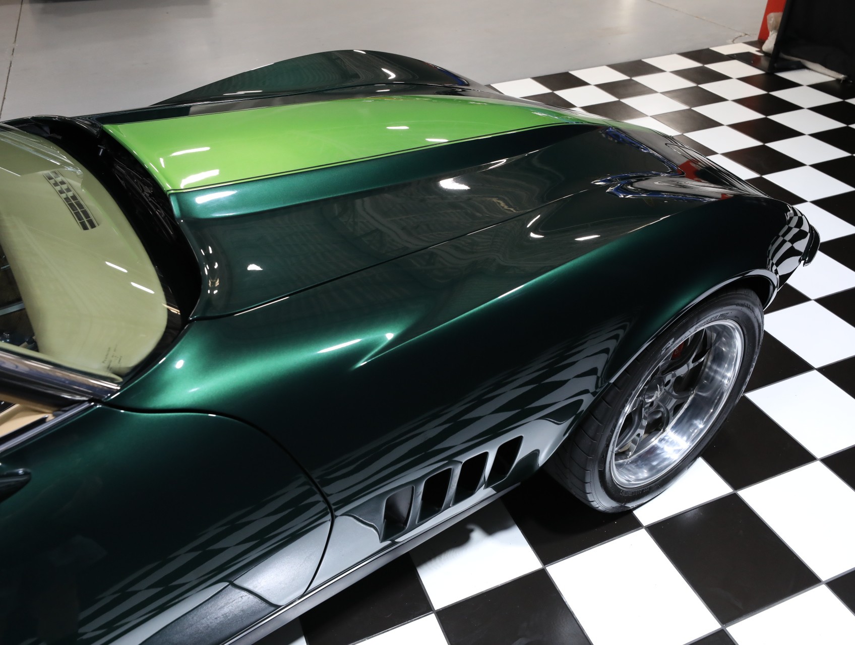 1969 Chevrolet Corvette 23