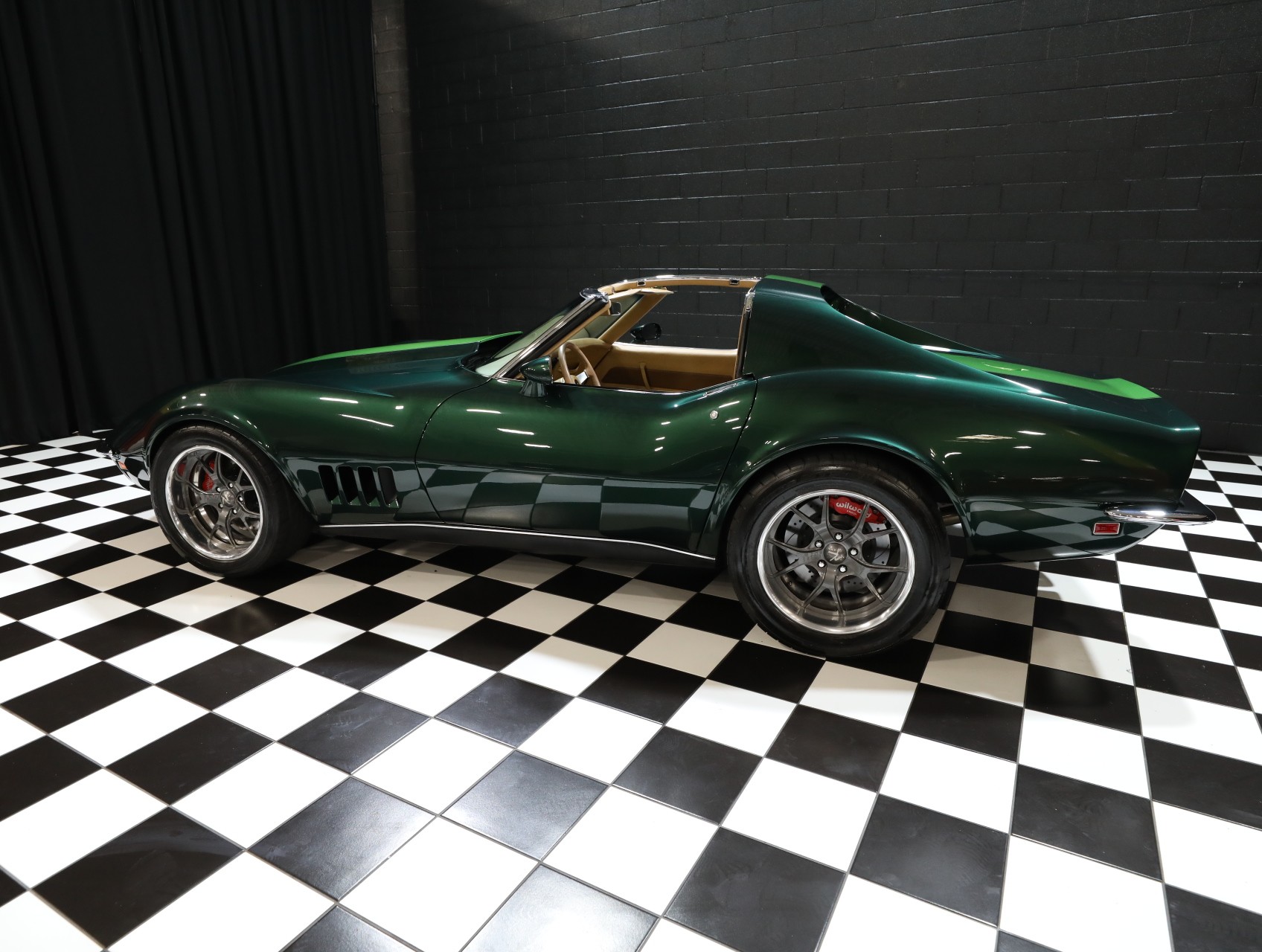 1969 Chevrolet Corvette 36